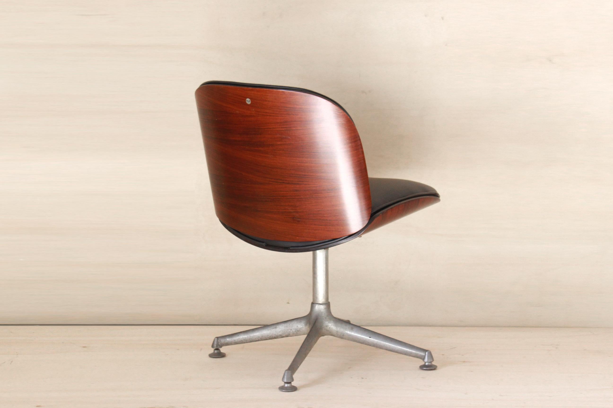 Steel 1960s Vintage black Leather Armchair.  Ico Parisi for Mim Roma