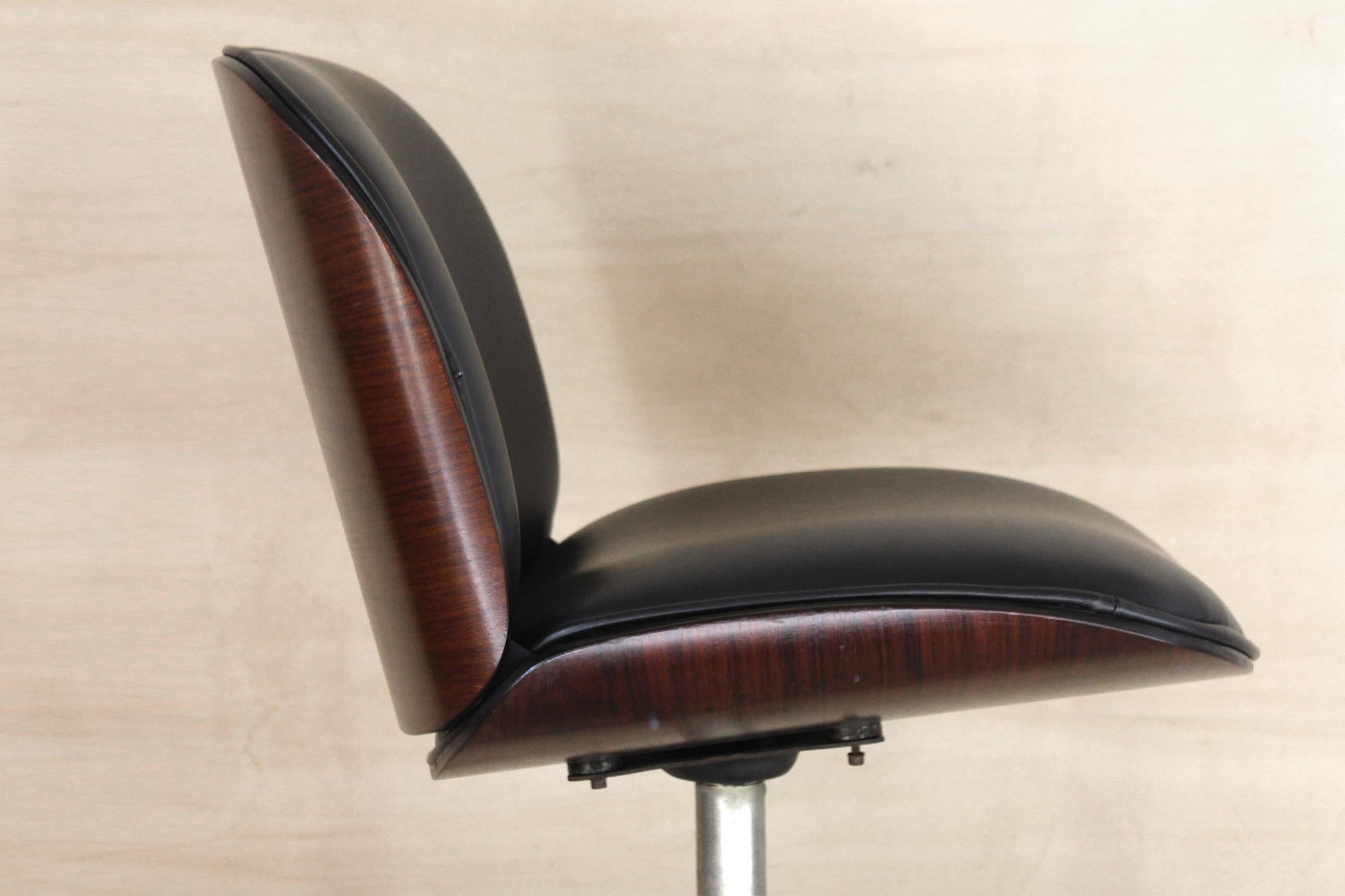 1960s Vintage black Leather Armchair.  Ico Parisi for Mim Roma 2