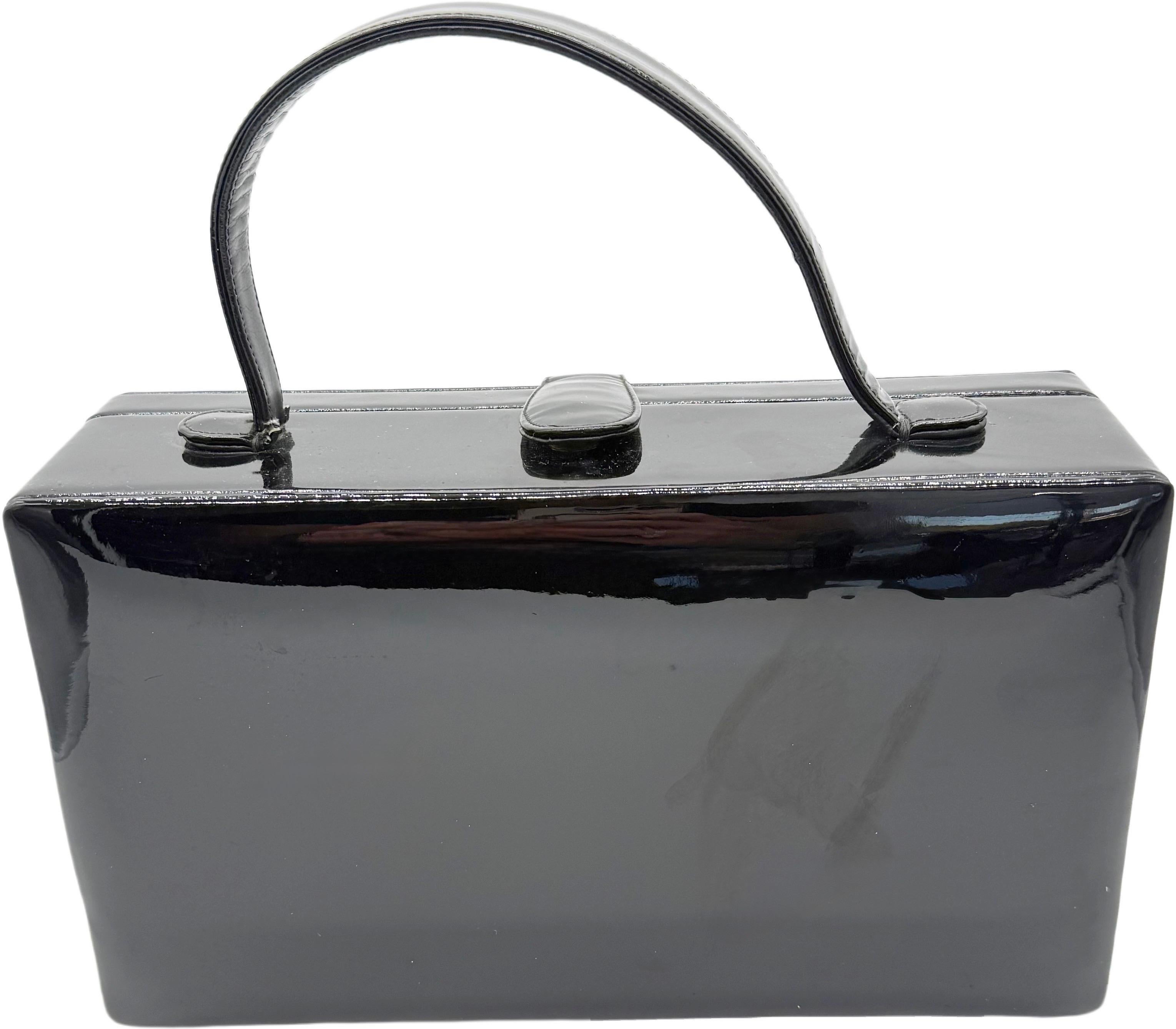 1960s DEUTZ Black Patent Leather Top Handle Box Bag w/ Coin Medallion Mirror 60s Bon état - En vente à San Diego, CA