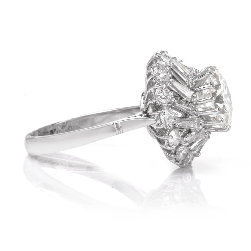 Art Deco 1960s Diamond 18 Karat Gold Engagement Cocktail Ring