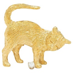 1960's Diamond 18 Karat Two-Tone Yellow White Gold Vintage Cat Brooch