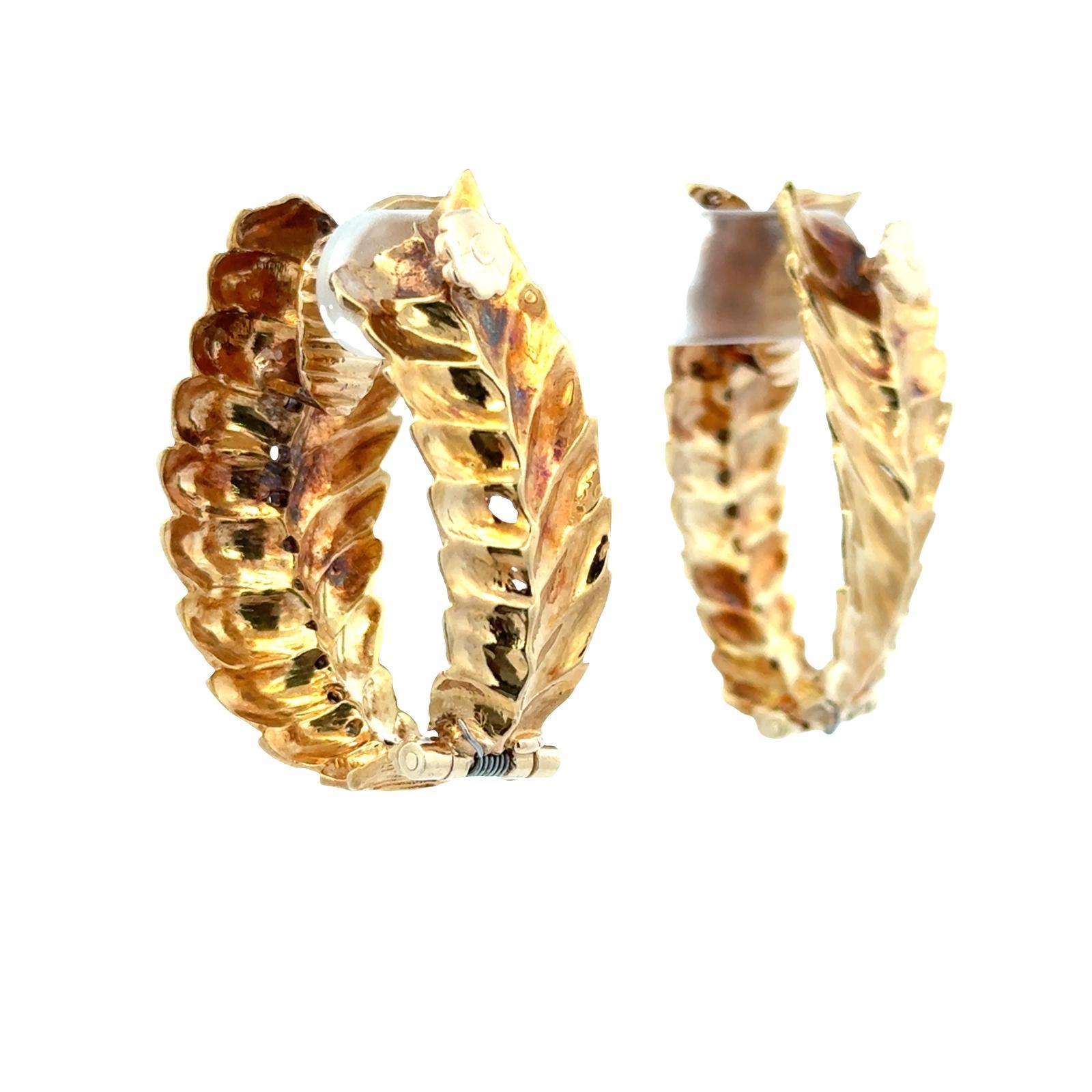 De las mujeres Pendientes vintage de oro amarillo de 18 quilates con diamantes de los años 60 Hoja alargada en venta