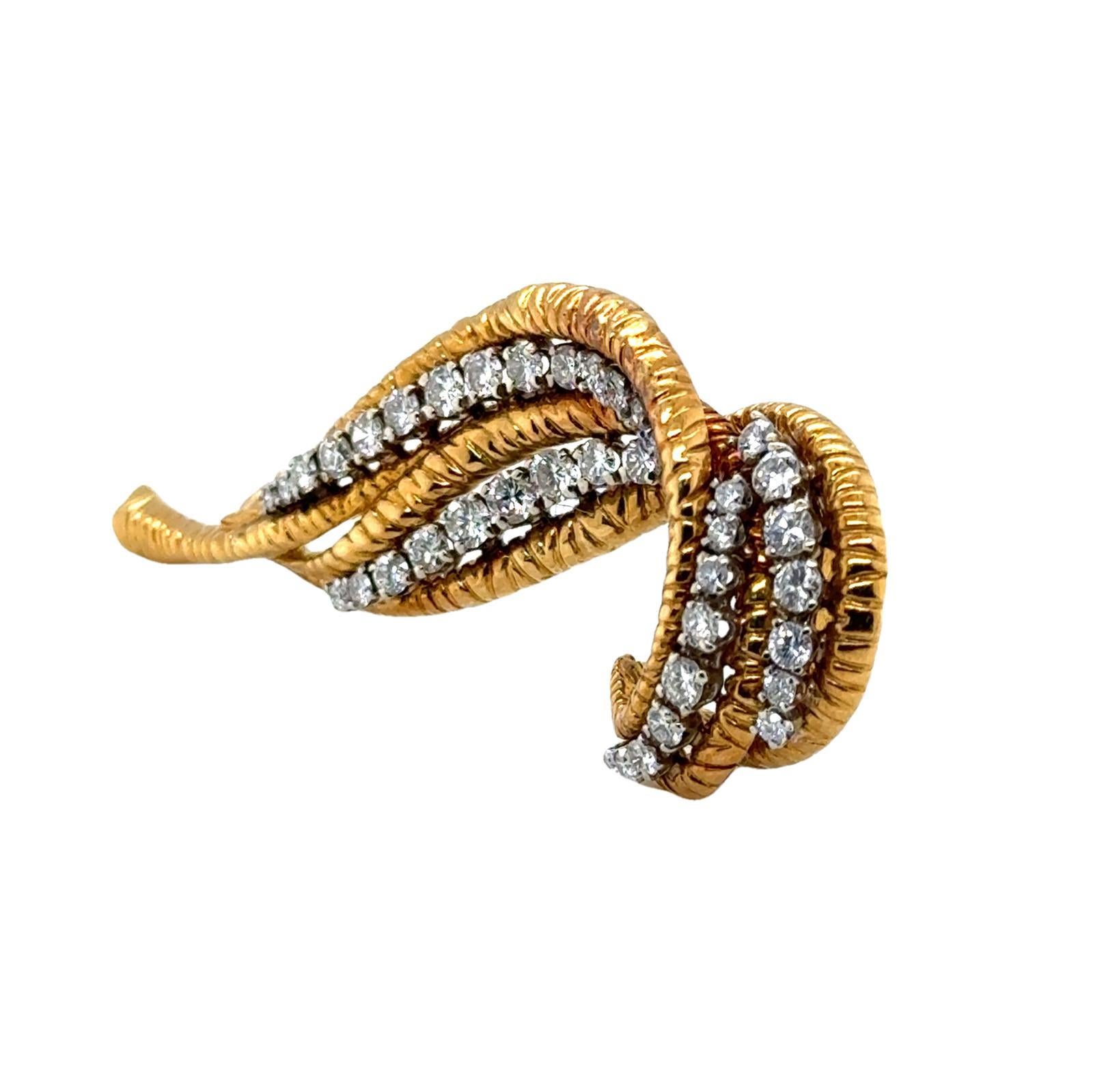 Contemporary 1960's Diamond 18 Karat Yellow Gold Vintage Leaf Brooch Pin