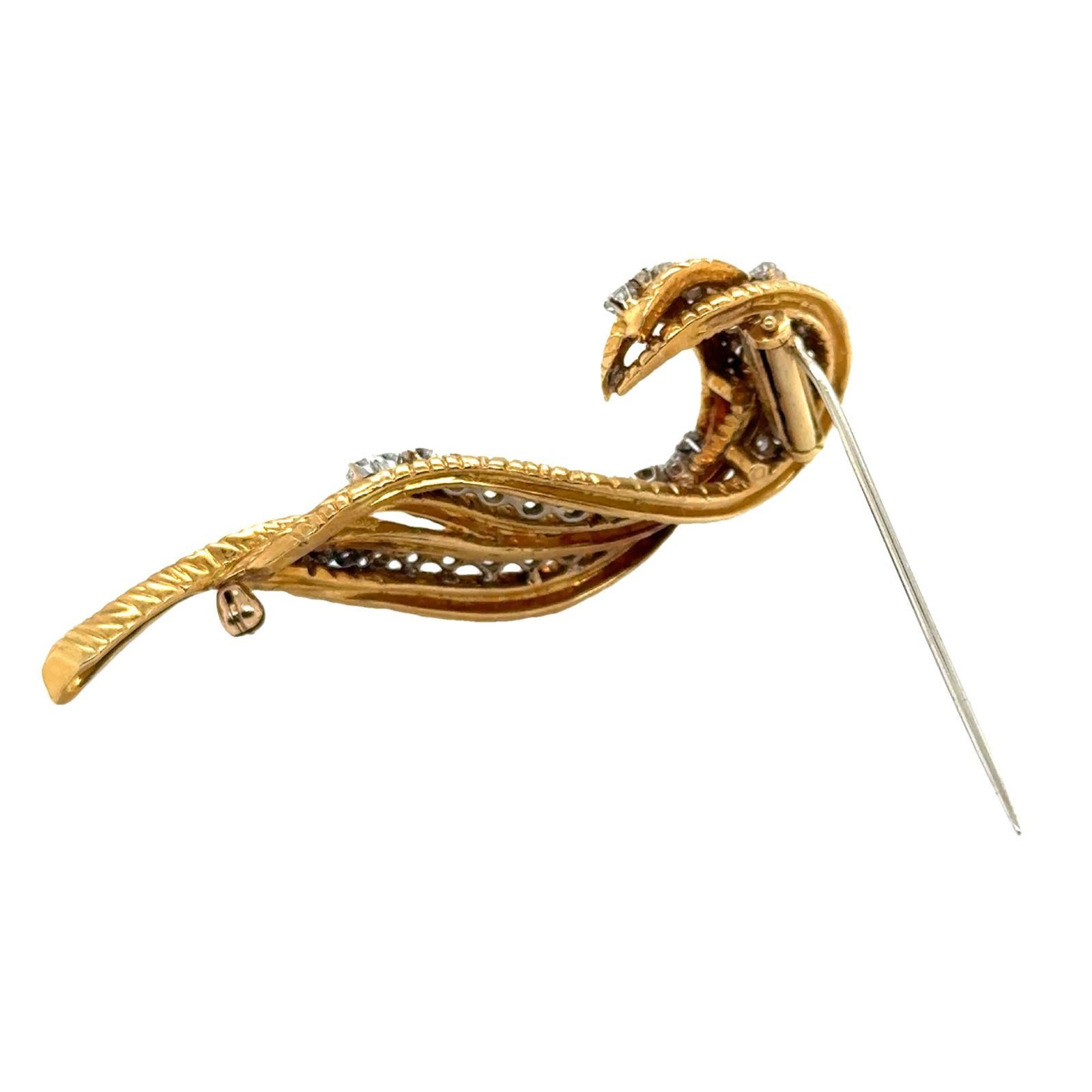 Round Cut 1960's Diamond 18 Karat Yellow Gold Vintage Leaf Brooch Pin
