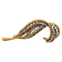 1960's Diamond 18 Karat Yellow Gold Vintage Leaf Brooch Pin