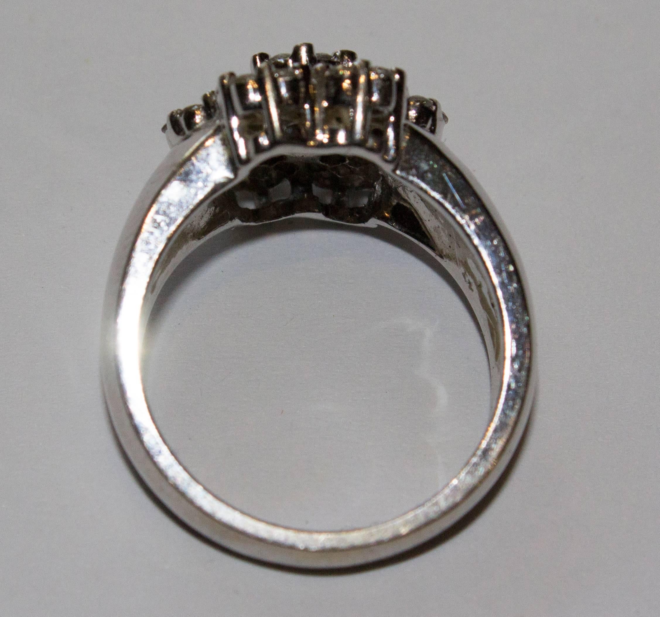 1960s Diamond and Gold Cluster Cocktail Ring In Good Condition In London, GB