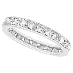 Eternity-Ring aus Weißgold mit Diamanten aus den 1960er Jahren