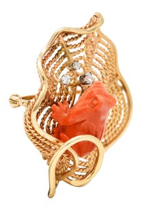 Broche pendentif grenouille vintage en or bicolore 14 carats avec diamants et corail sculpté, années 1960