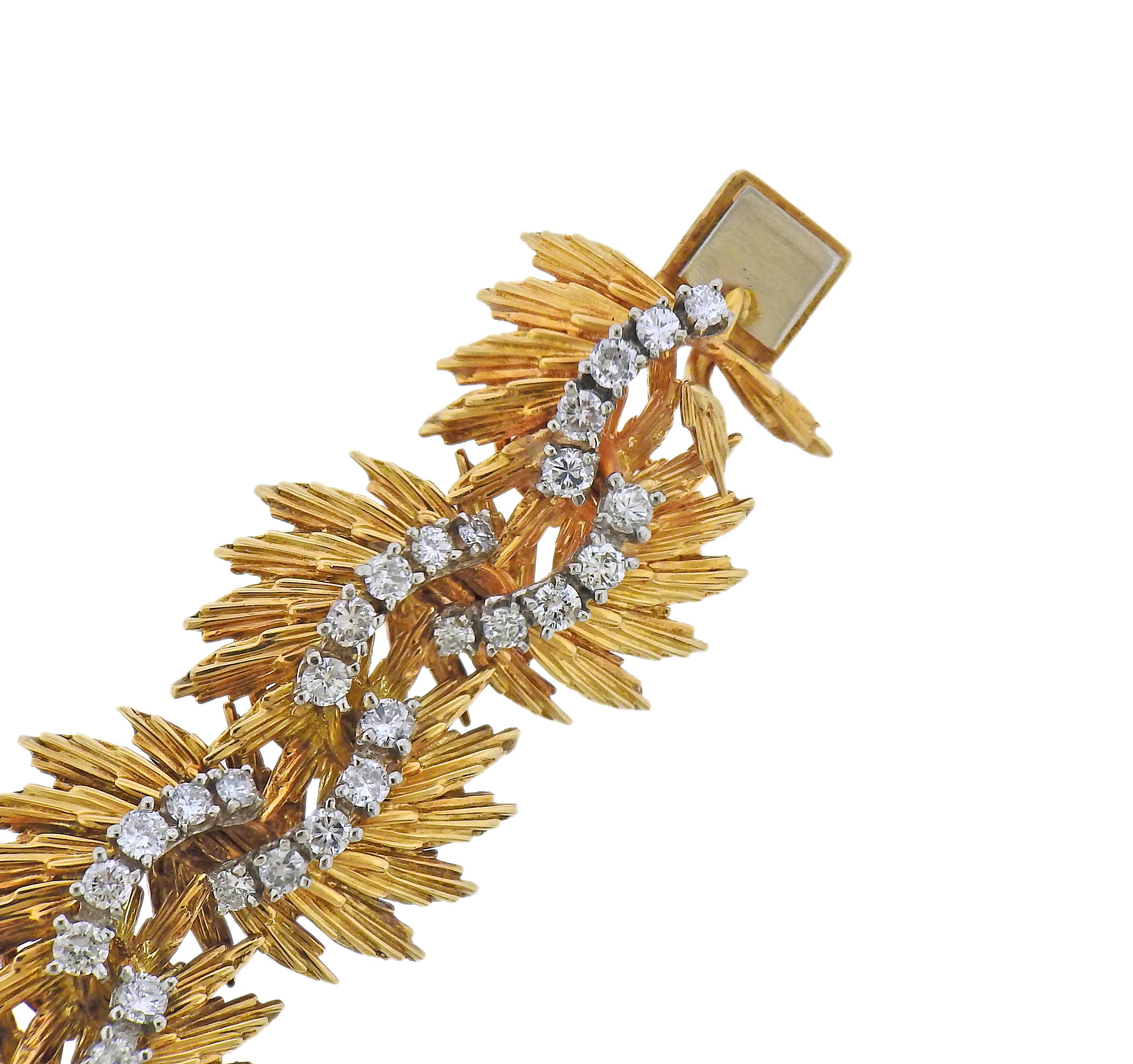 Vintage circa 1960s 18k gold bracelet, set with approx. 5.00ctw in diamonds.  Le bracelet mesure 6 7/8
