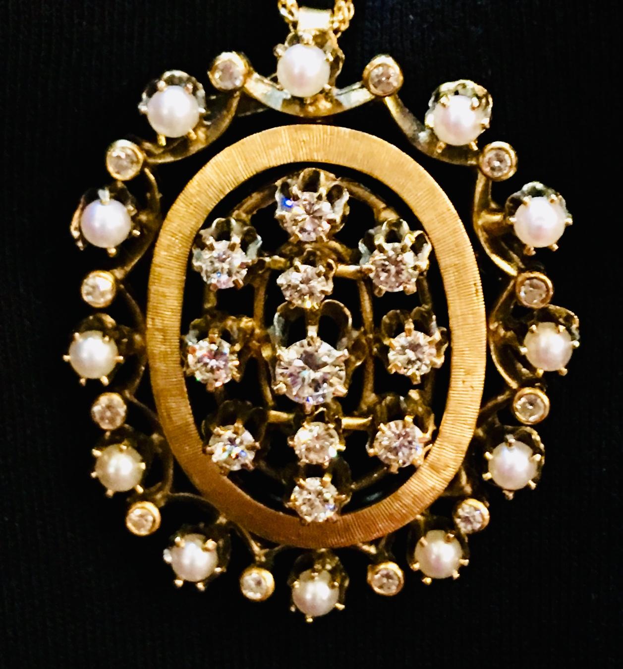 Round Cut 1960s Diamond Pearl Yellow Gold Brooch or Pendant