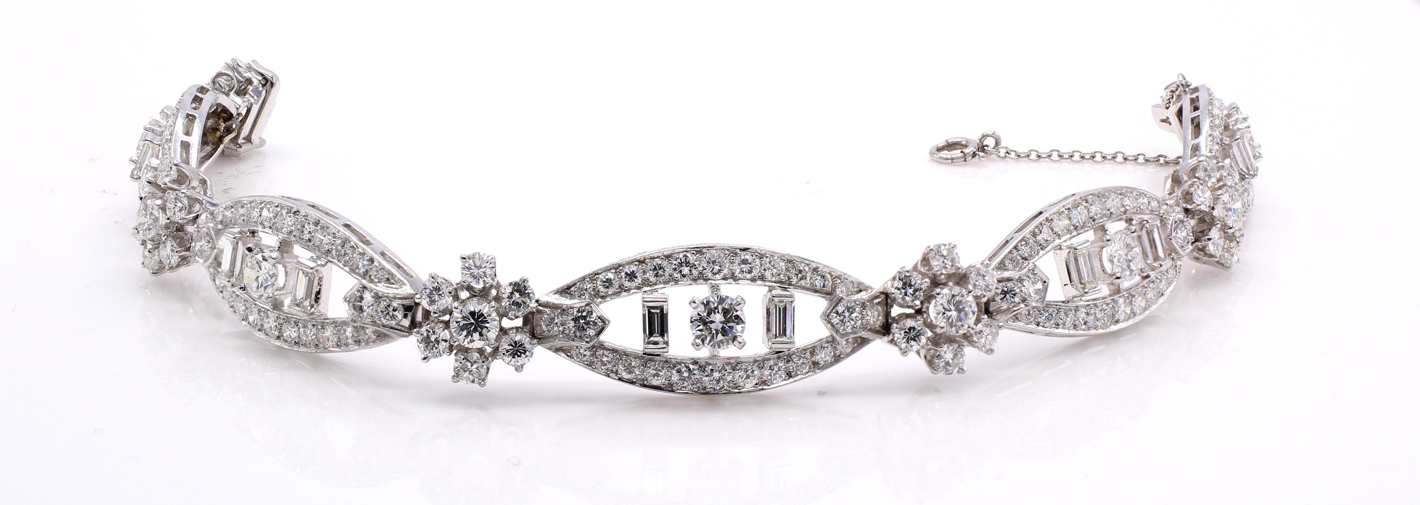 1960S  Diamond Platinum Cocktail Bracelet In Excellent Condition For Sale In New York, NY