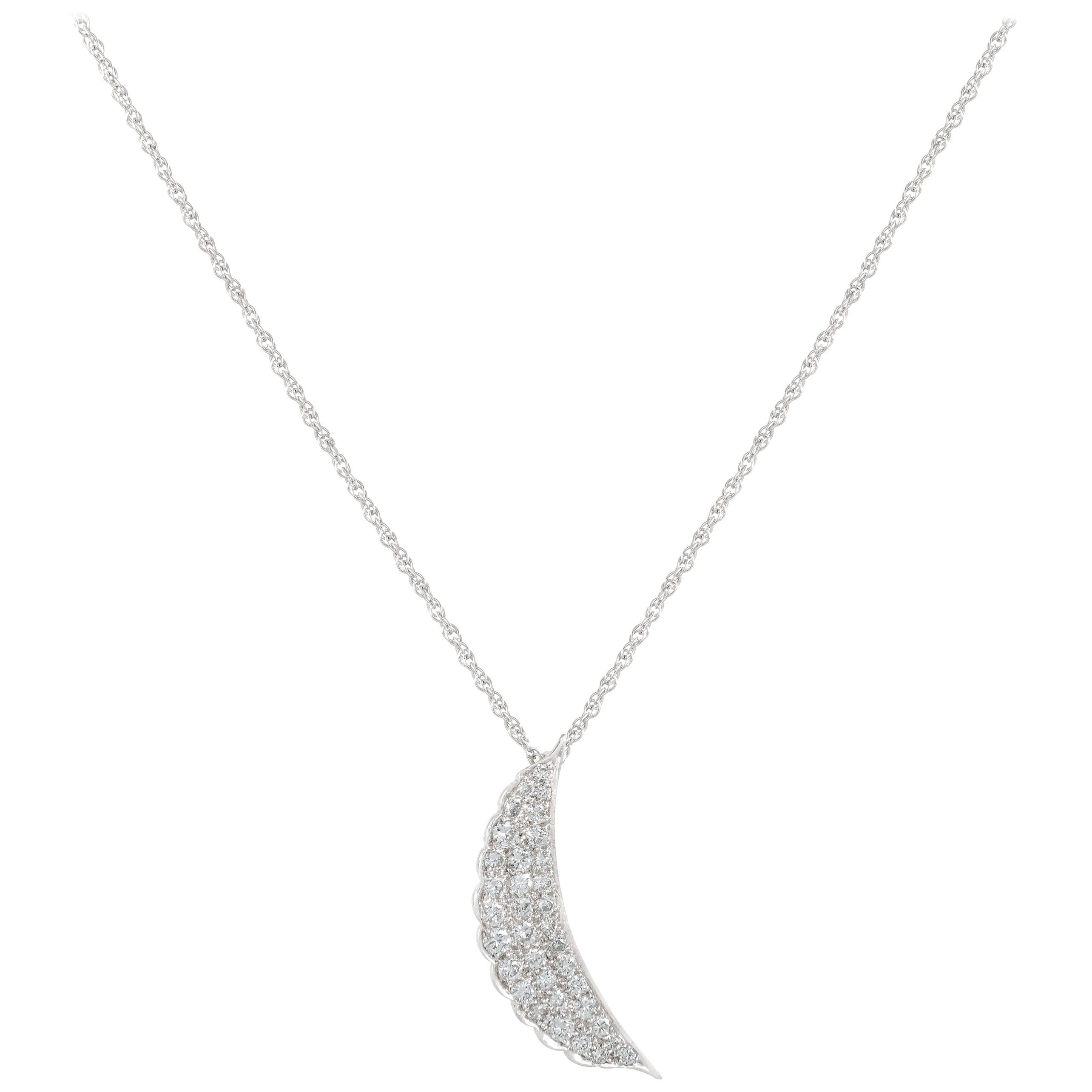 1960s Diamond Platinum Half-Moon Pendant Chain Necklace (Collier avec pendentif demi-lune)