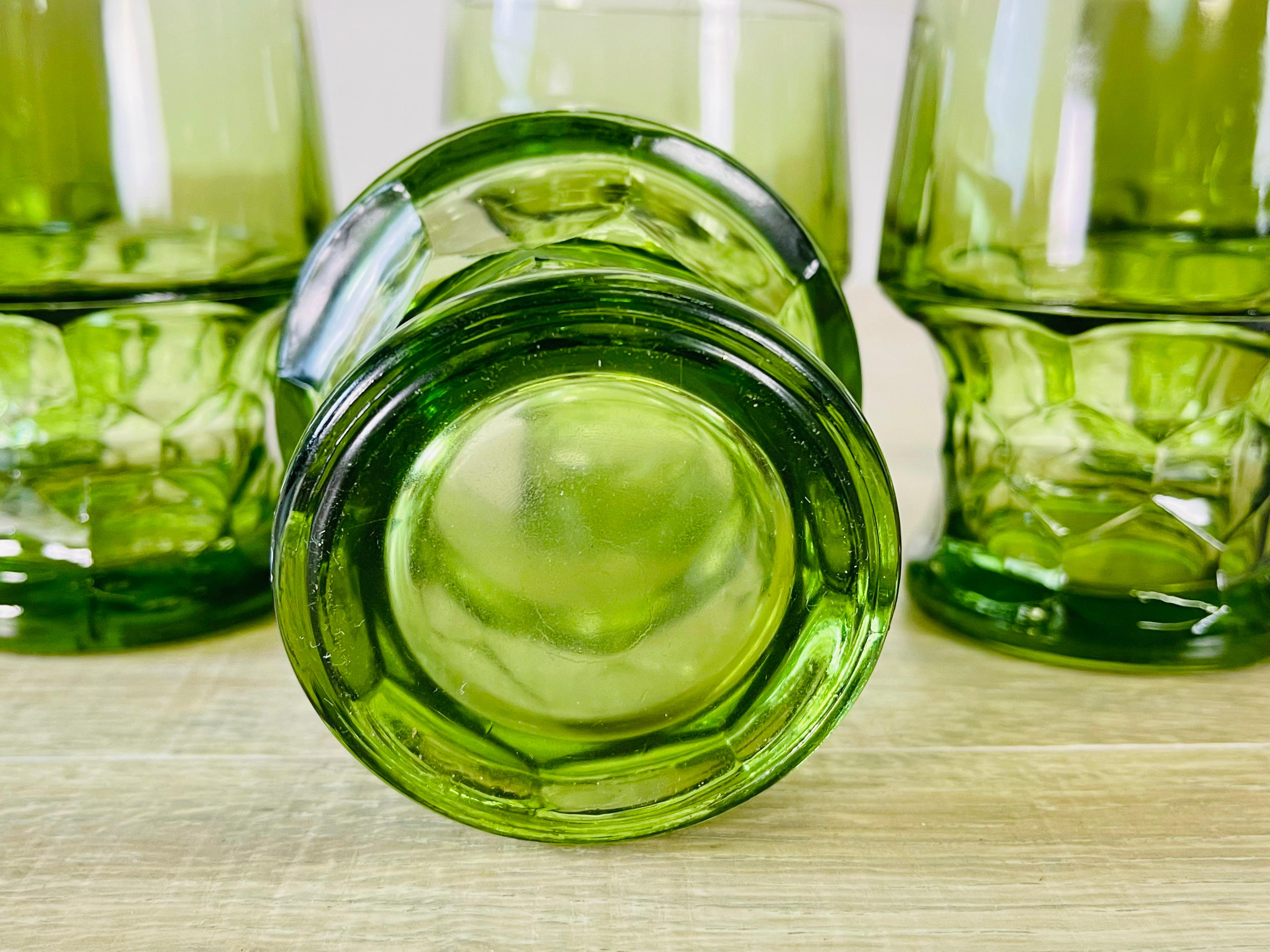 1960er Jahre Diamant-Stil Grünglas Becher:: Satz von 6 (20. Jahrhundert)
