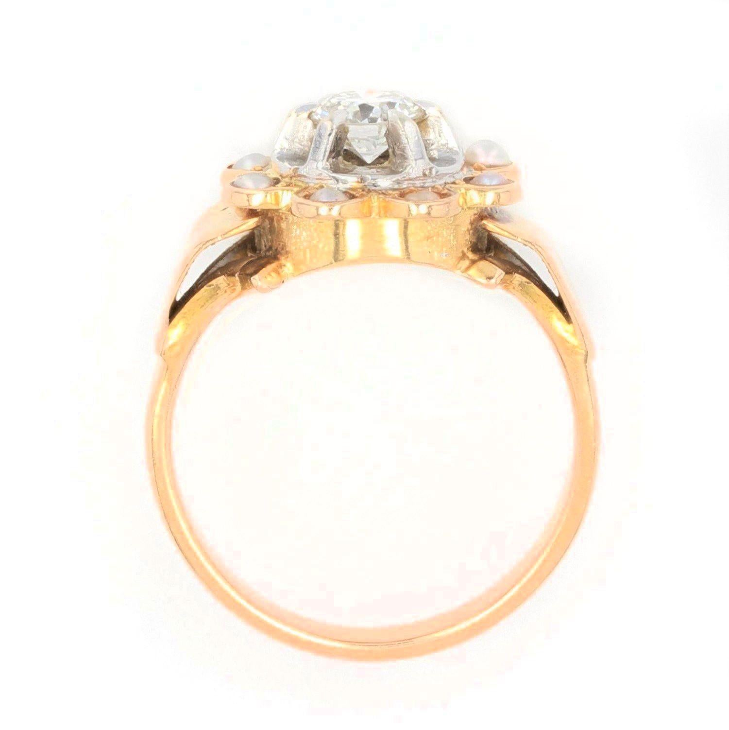 1960s Diamond Surrounded by Cultured Pearls 18 Karat Rose Gold Ring For Sale 4