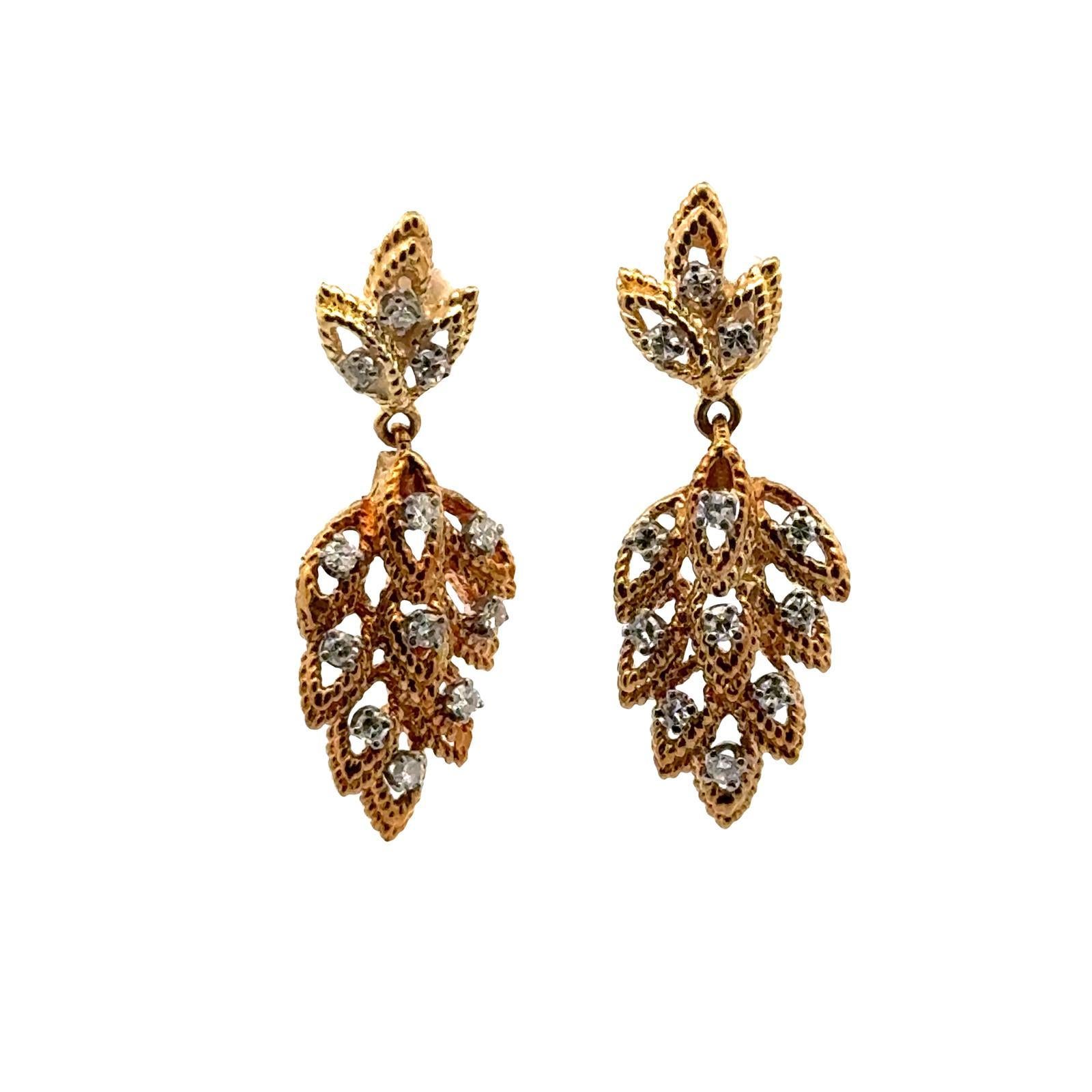 1960's Diamond Textured Leaf 14 Karat Yellow Gold Dangle Earrings In Excellent Condition For Sale In Boca Raton, FL