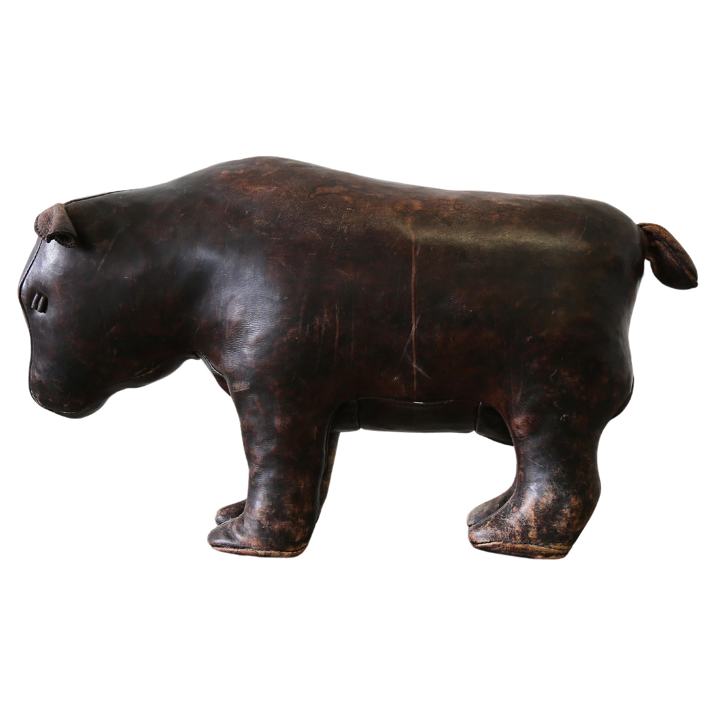 1960 Dimitri Omersa Otomana de piel de oso de 32" Abercrombie & Fitch Raro