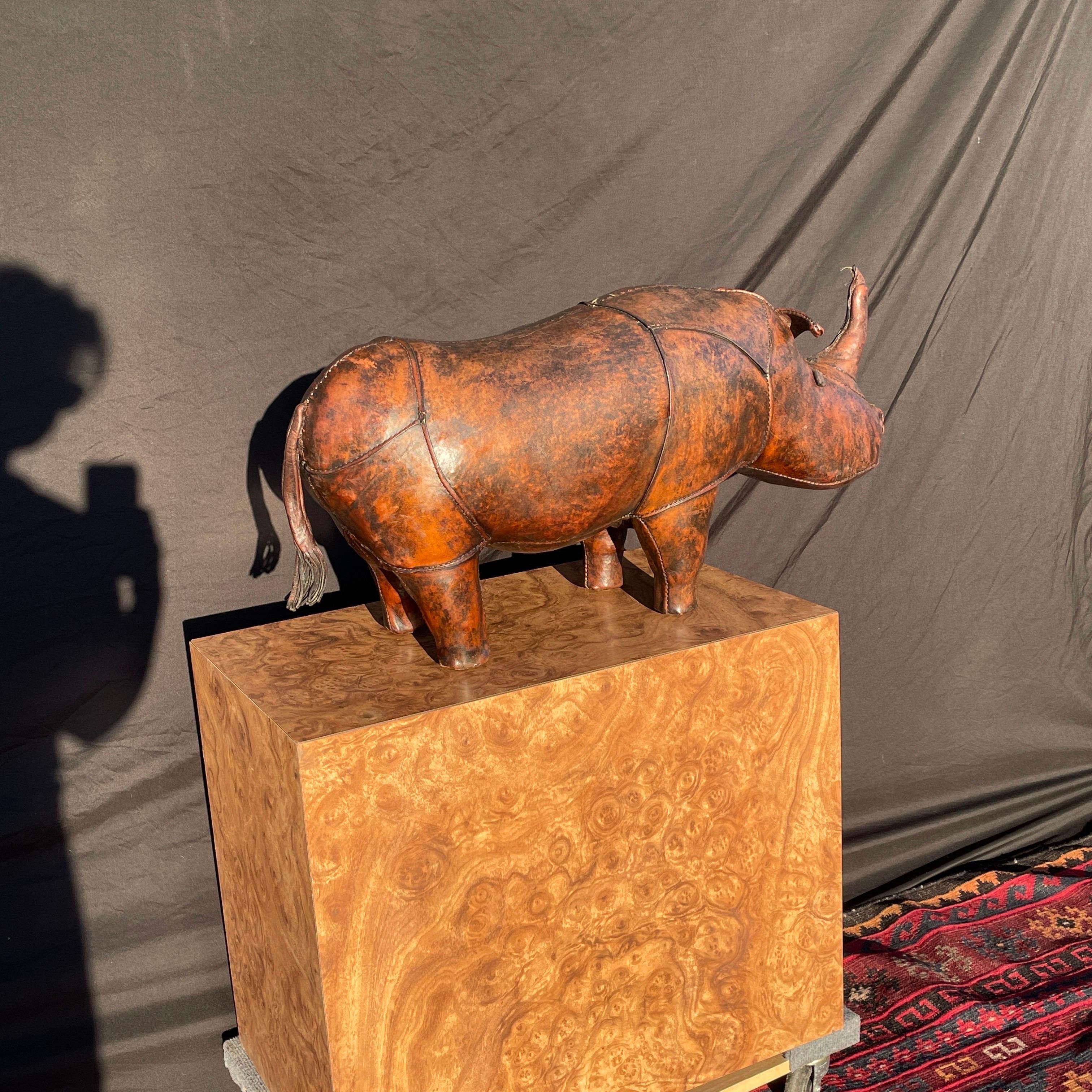 Cuir Pouf Rhino Animal Ottoman Dimitri Omersa pour Abercrombie and Fitch des années 1960 en vente