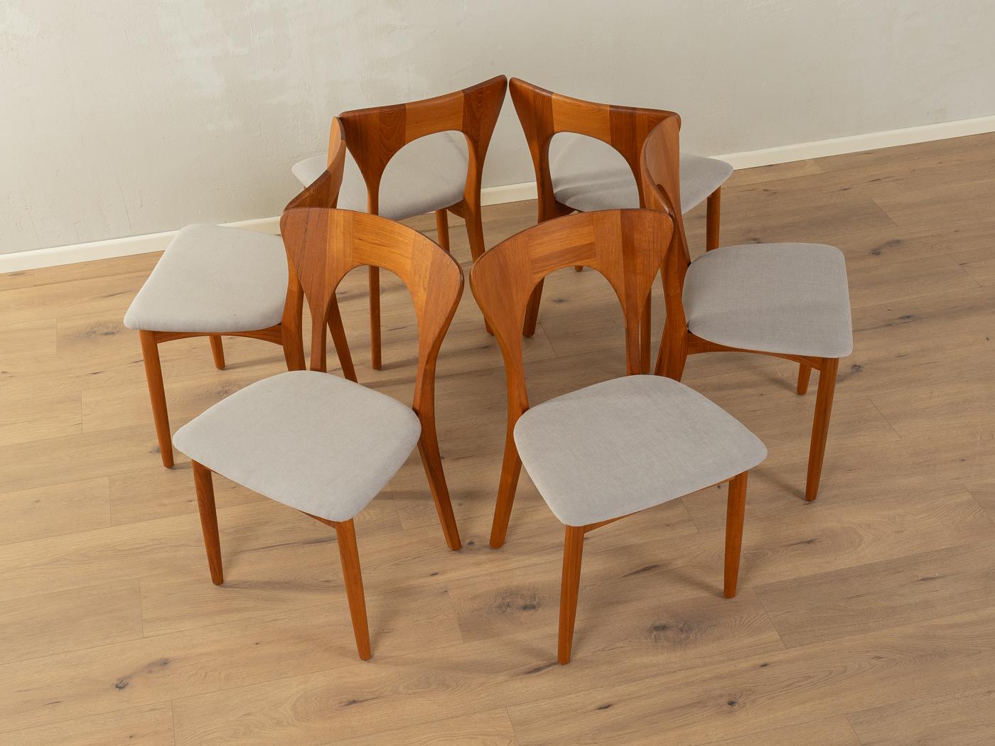 Classic dining chairs model “Peter” from the 1960s by Niels Koefoed for Koefoeds Hornslet. Solid teak frame. The chairs have been reupholstered and covered with high-quality upholstery fabric in lightgrey. The offer includes six chairs.

Quality