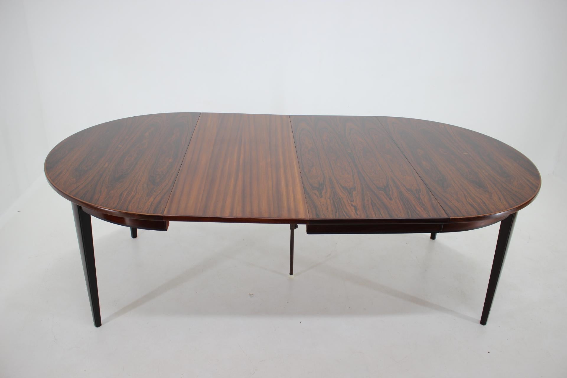 1960s Dining Table by Gunni Omann for Omann Jun Mobelfabrik, Denmark In Good Condition For Sale In Praha, CZ