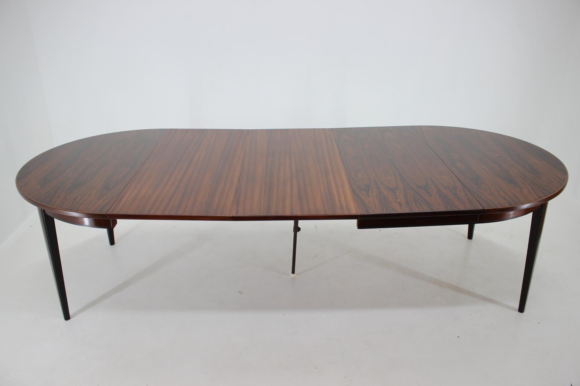 Bois Table de salle à manger des années 1960 par Gunni Omann pour Omann Jun Mobelfabrik, Danemark en vente