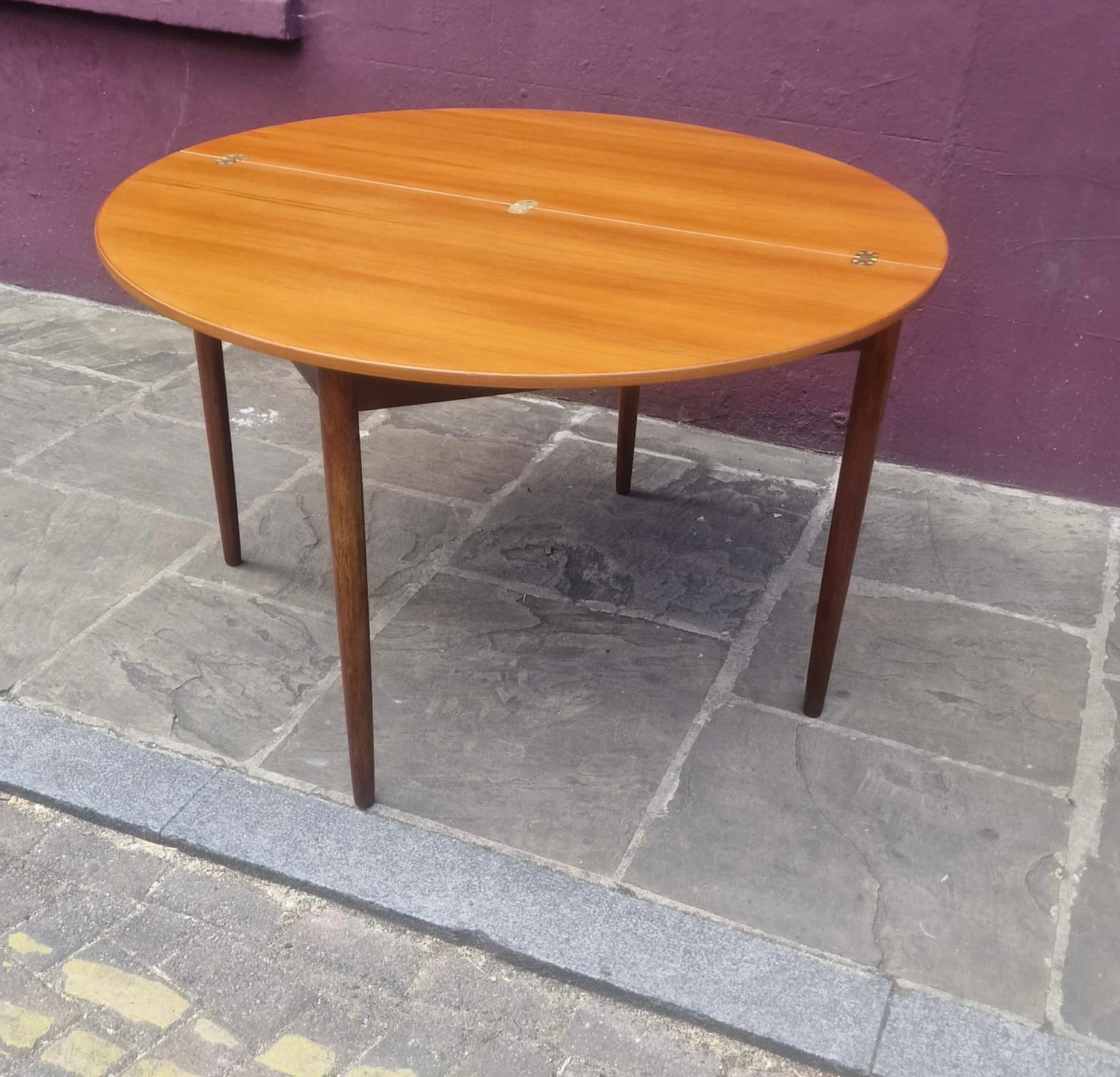 Danish 1960s dining table/console table by Poul. Volther for Free Rojle For Sale