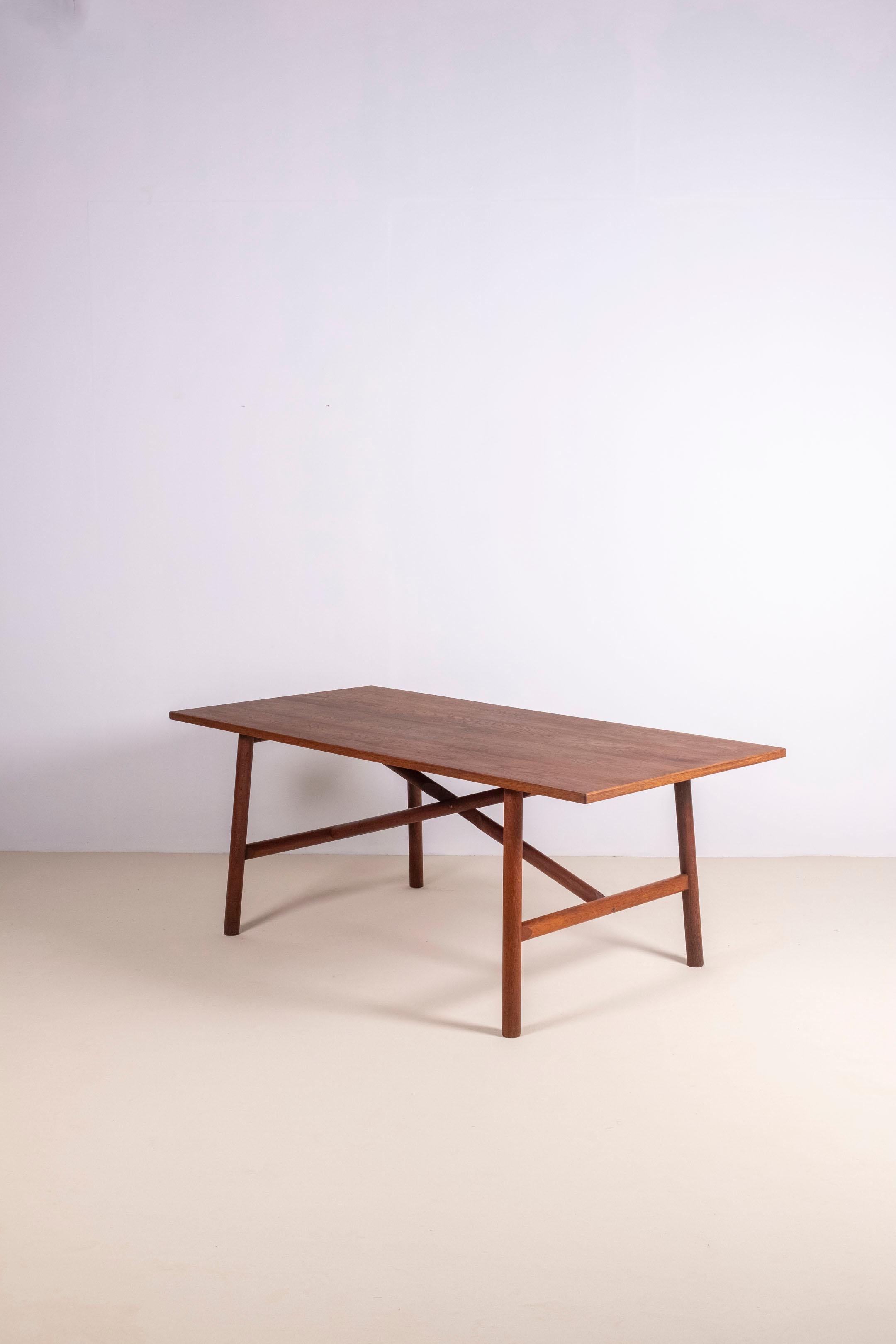 Table de salle à manger des années 1960 en chêne par ébéniste danois en vente 2