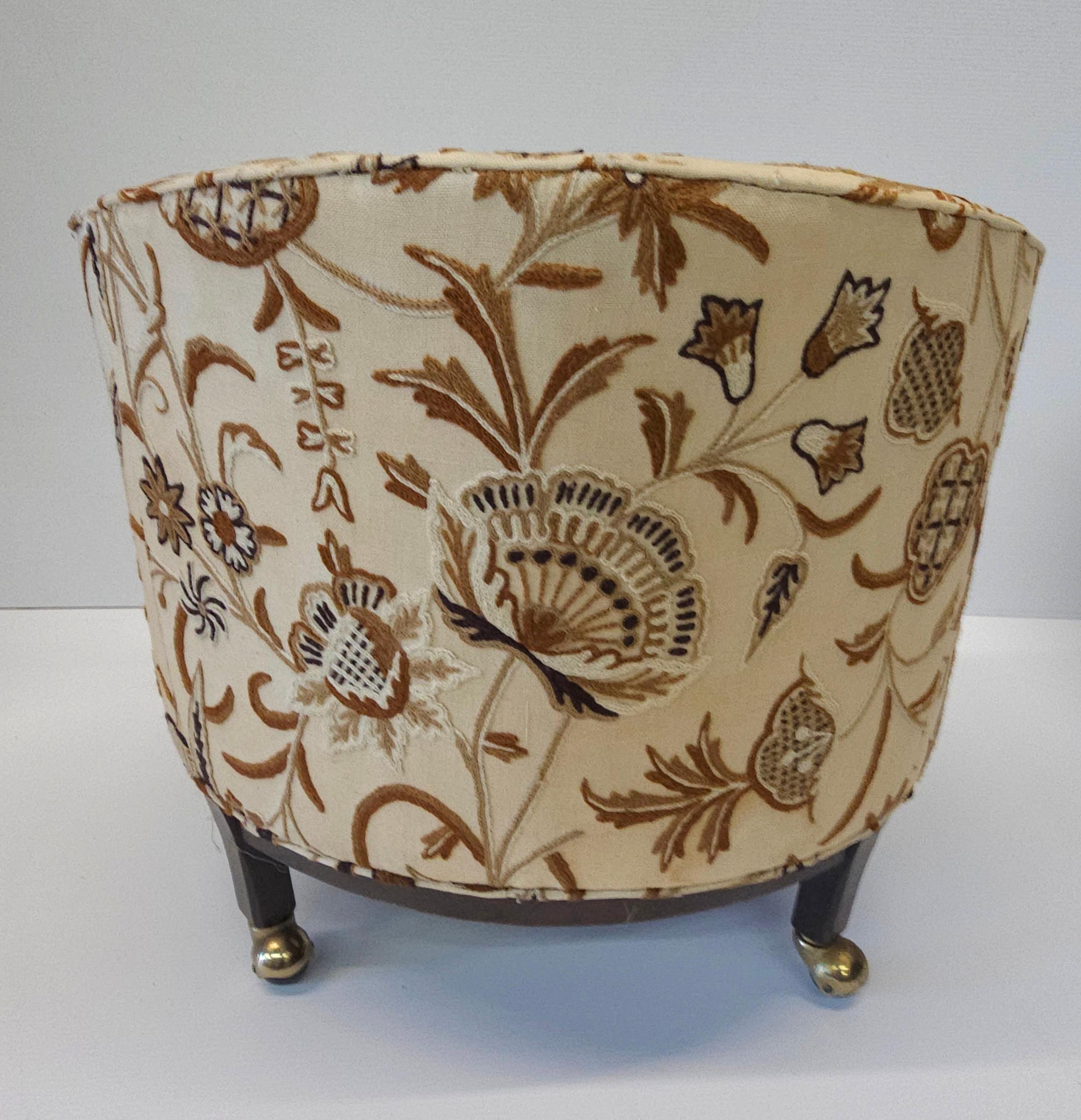 1960s Directional Petrified Needlepoint Cotton Felt Upholstered Lounge Chair In Good Condition For Sale In Germantown, MD