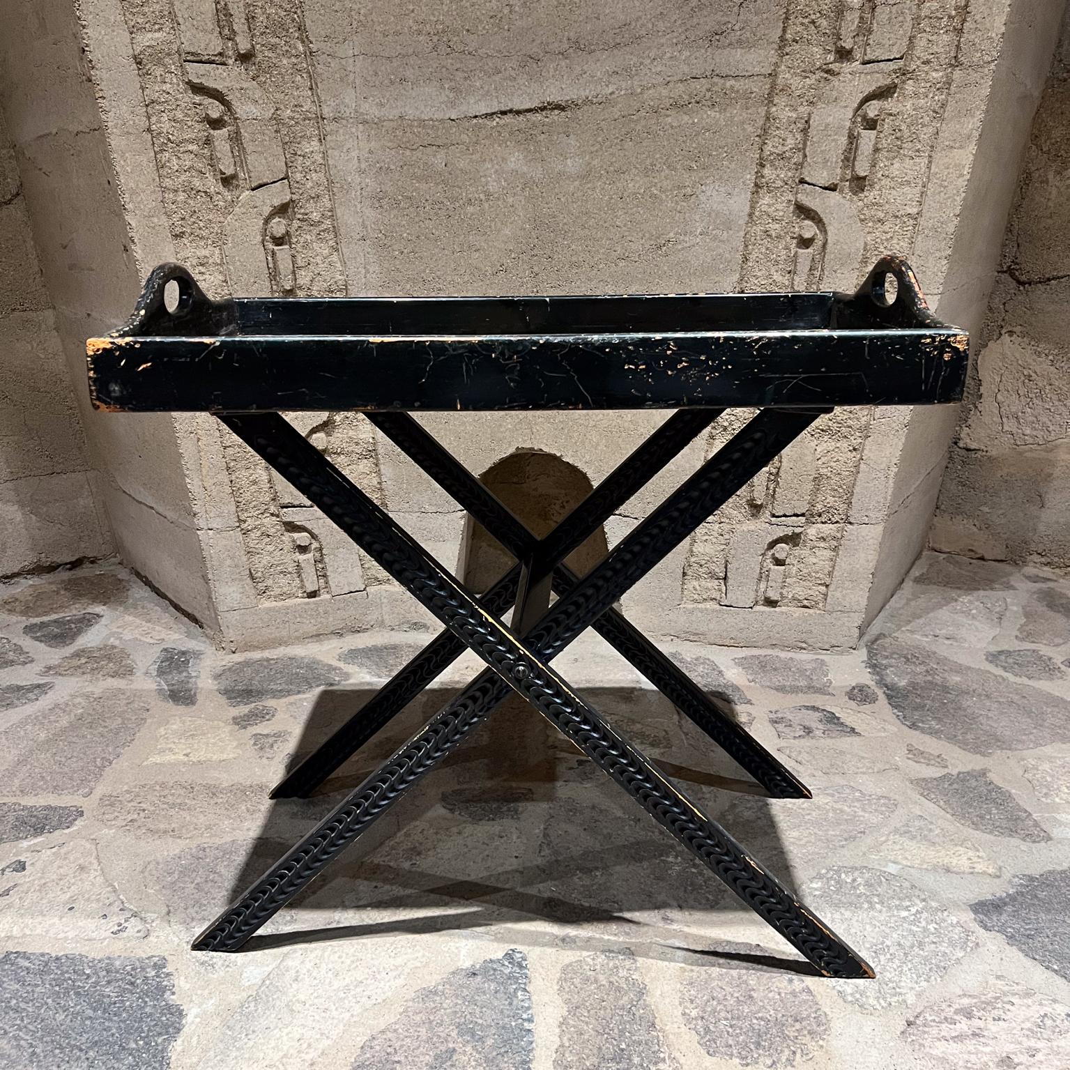 1960s Diseños Caaesa Folding Butler's Tray Table Hand Painted Gold Leaf For Sale 1
