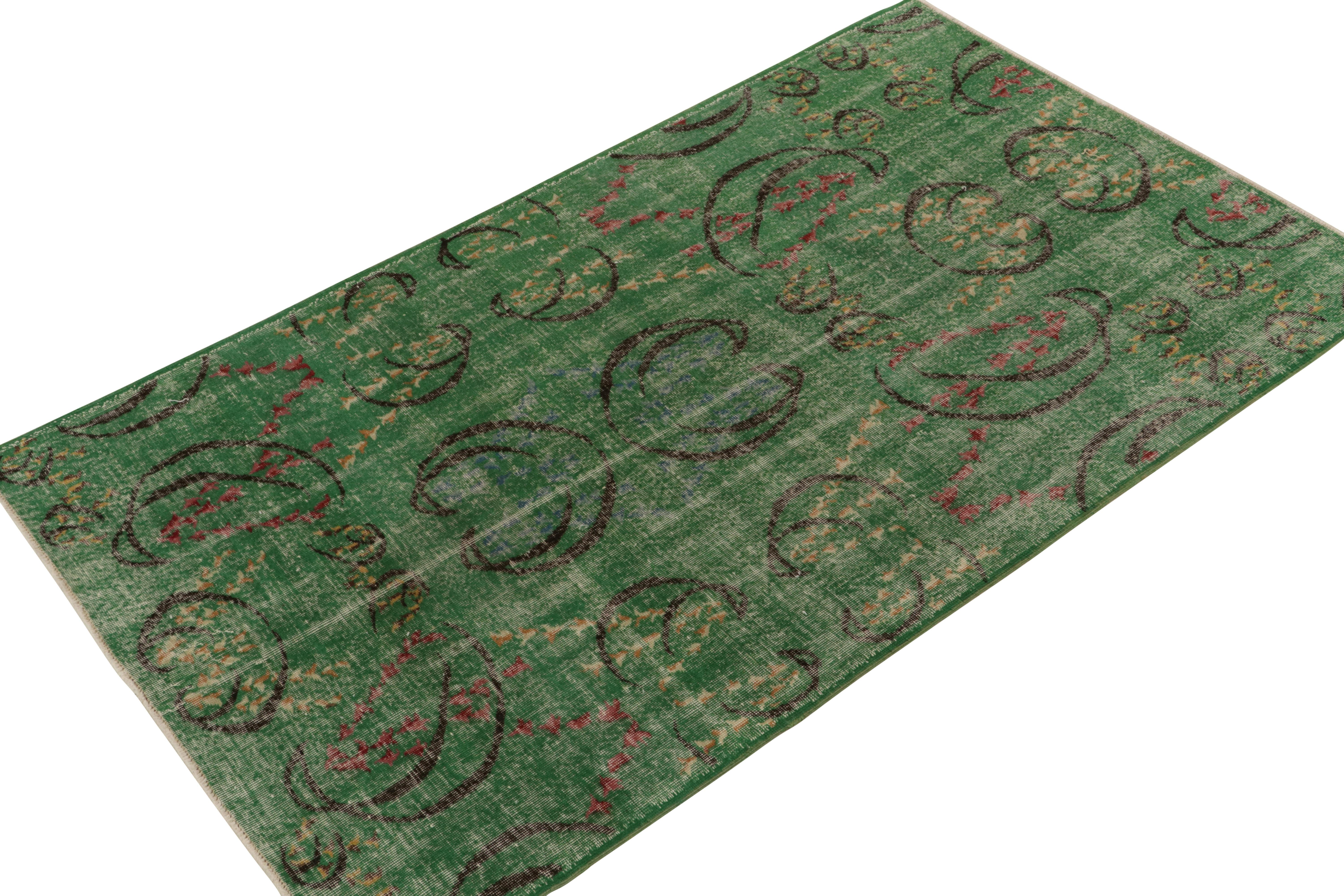 1960er Art-Deco-Teppich in Grün, Schwarz und geometrischen Mustern von Rug & KIlim (Art déco) im Angebot