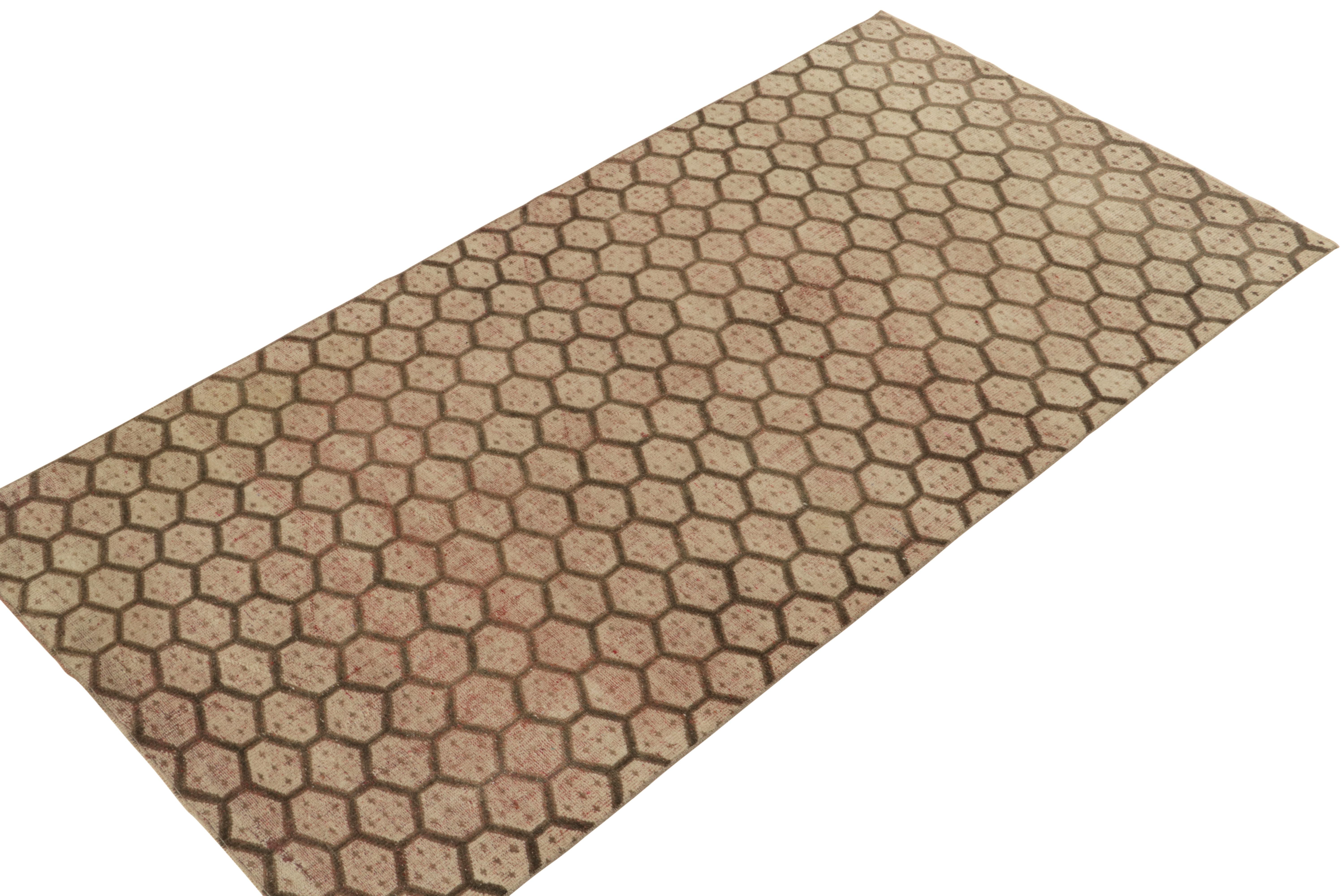 Teppich im Vintage-Stil aus den 1960er Jahren mit geometrischem Muster in Beige und Braun von Teppich & Kelim (Art déco) im Angebot