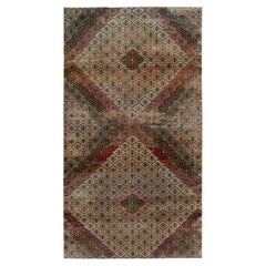 Vintage-Teppich im Used-Stil aus den 1960er Jahren mit geometrischem Muster in Beige-Braun-Rot von Teppich & Kelim