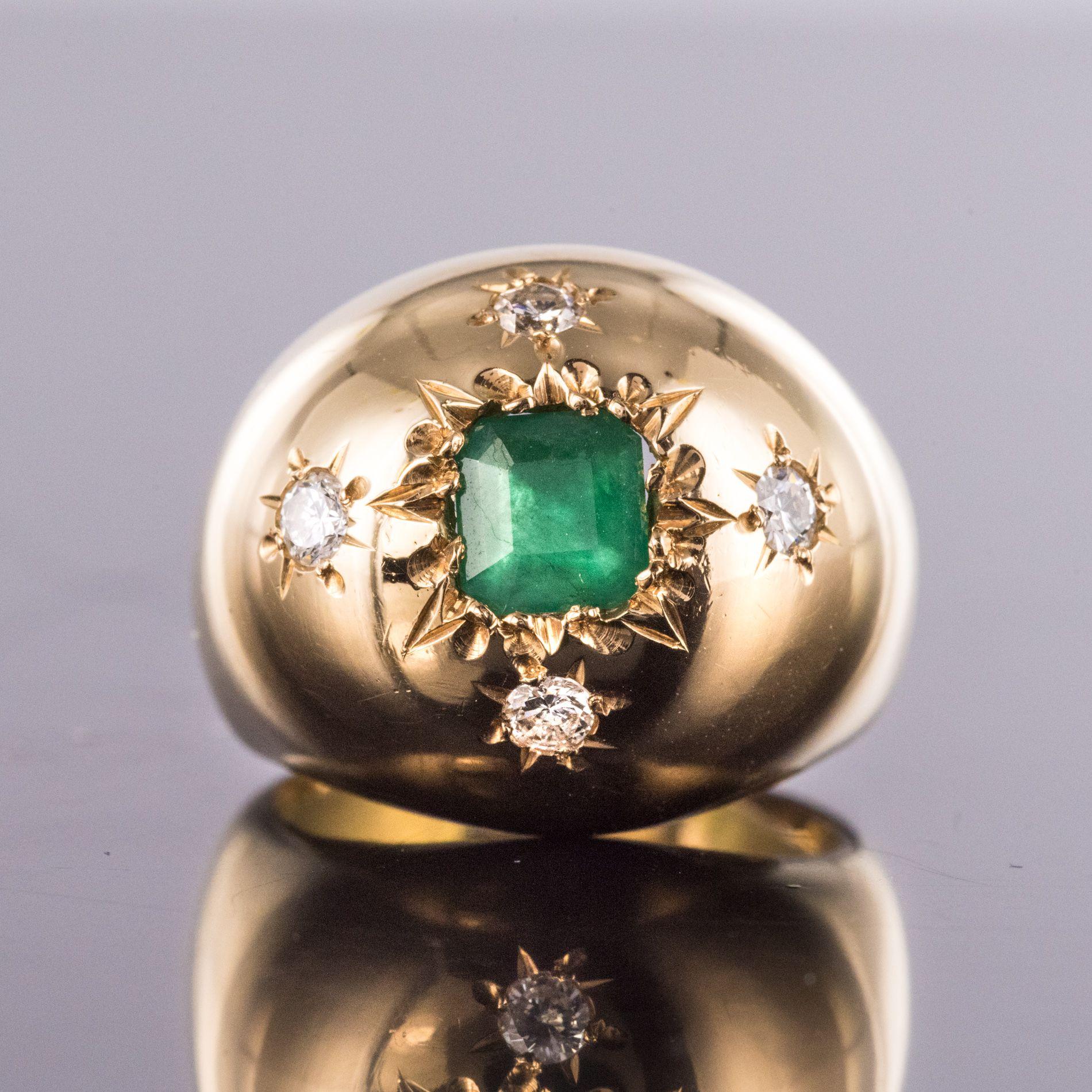 1960s Domed Emerald Diamond Gold Ring In Excellent Condition In Poitiers, FR