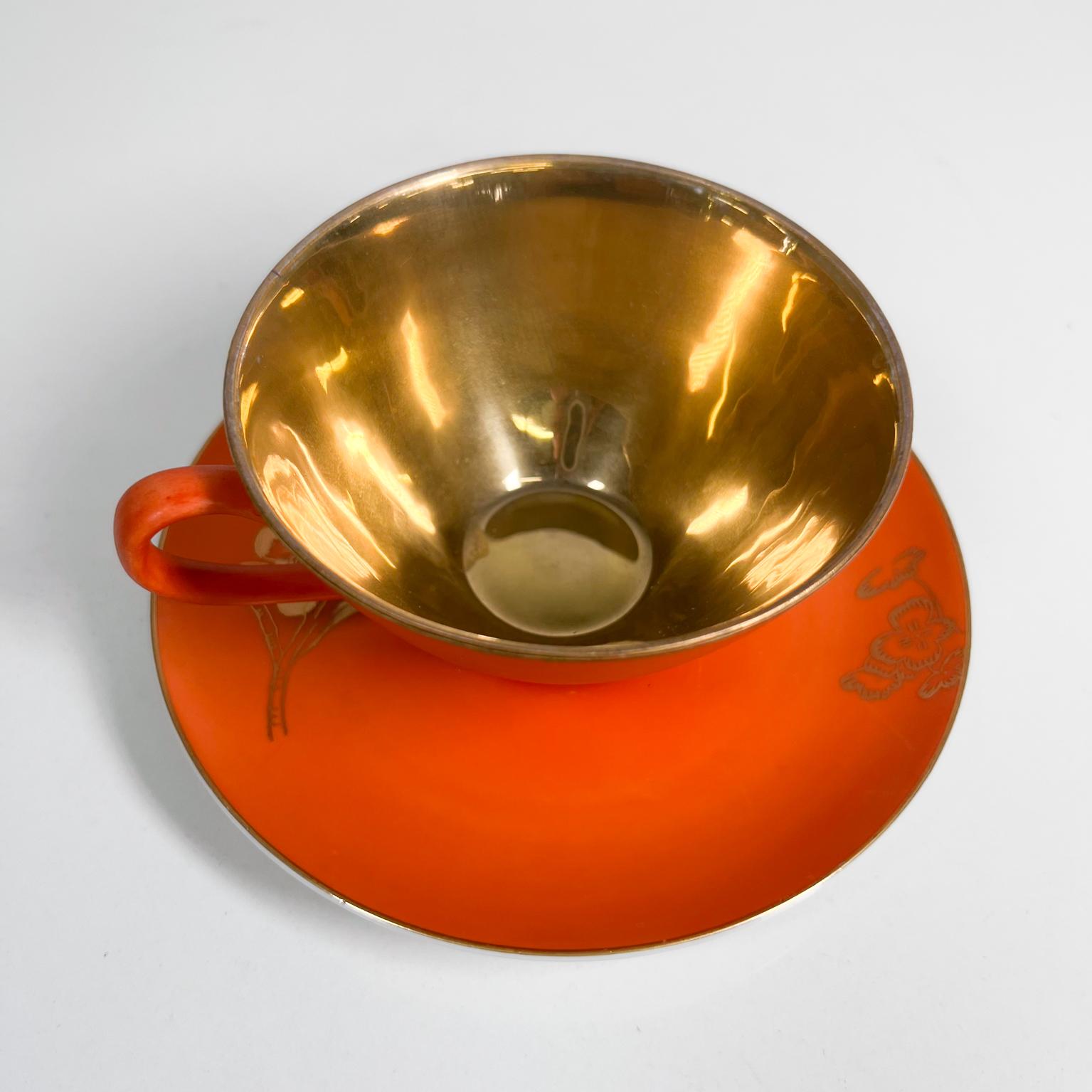 1960s Dorothy C. Thorpe California Persimmon Orange & Gold Dinnerware Set Four For Sale 3