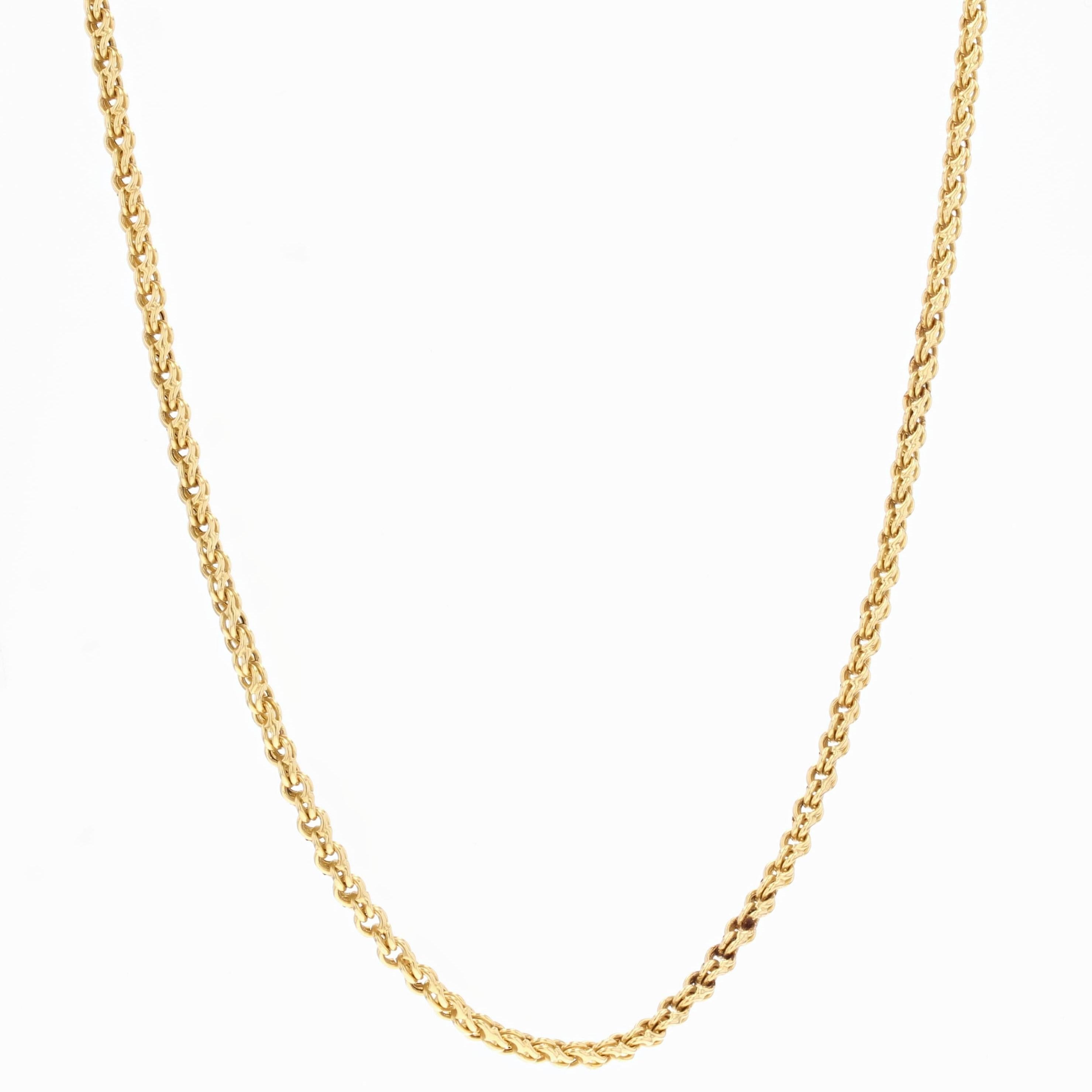 Chain in 18 karat yellow gold.
Splendid antique chain it is formed of a double jaseron mesh. The clasp is a spring ring.
Length : 72 cm, thickness : 2.8 mm.
Total weight of the jewel : 24,3 g approximately.
Authentic antique jewelry - Work of the
