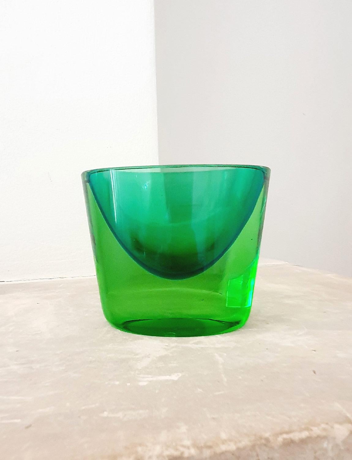A perfect Flavio Poli sommerso small but chunky Murano glass vase in dark and light green. A beautiful piece in super condition.