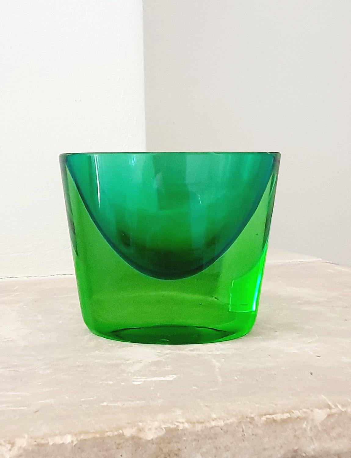1960s Double Sommerso Flavio Poli Green Vase In Good Condition For Sale In Roma, IT