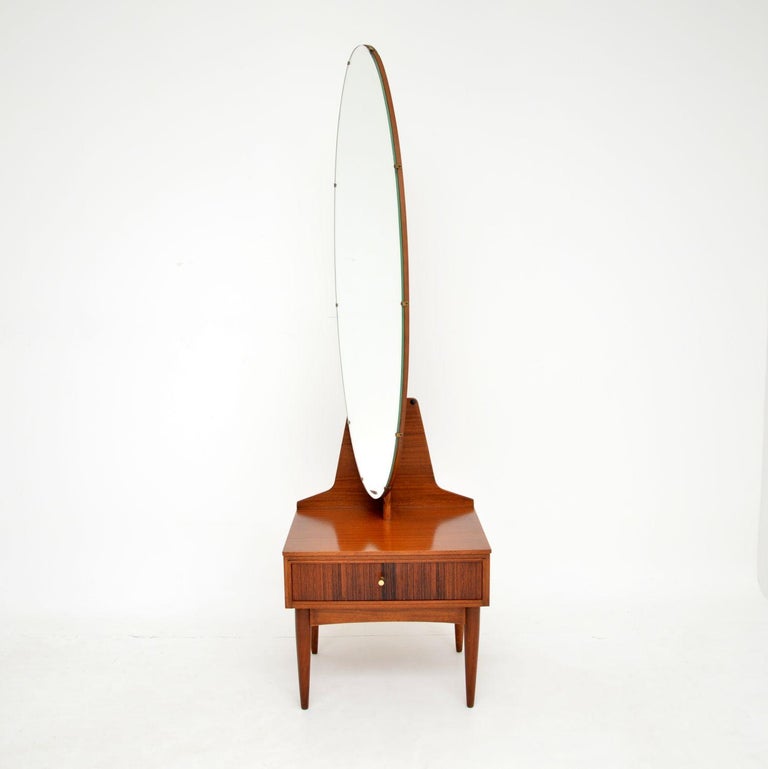 1960's Dressing Table by Robert Heritage In Good Condition For Sale In London, GB