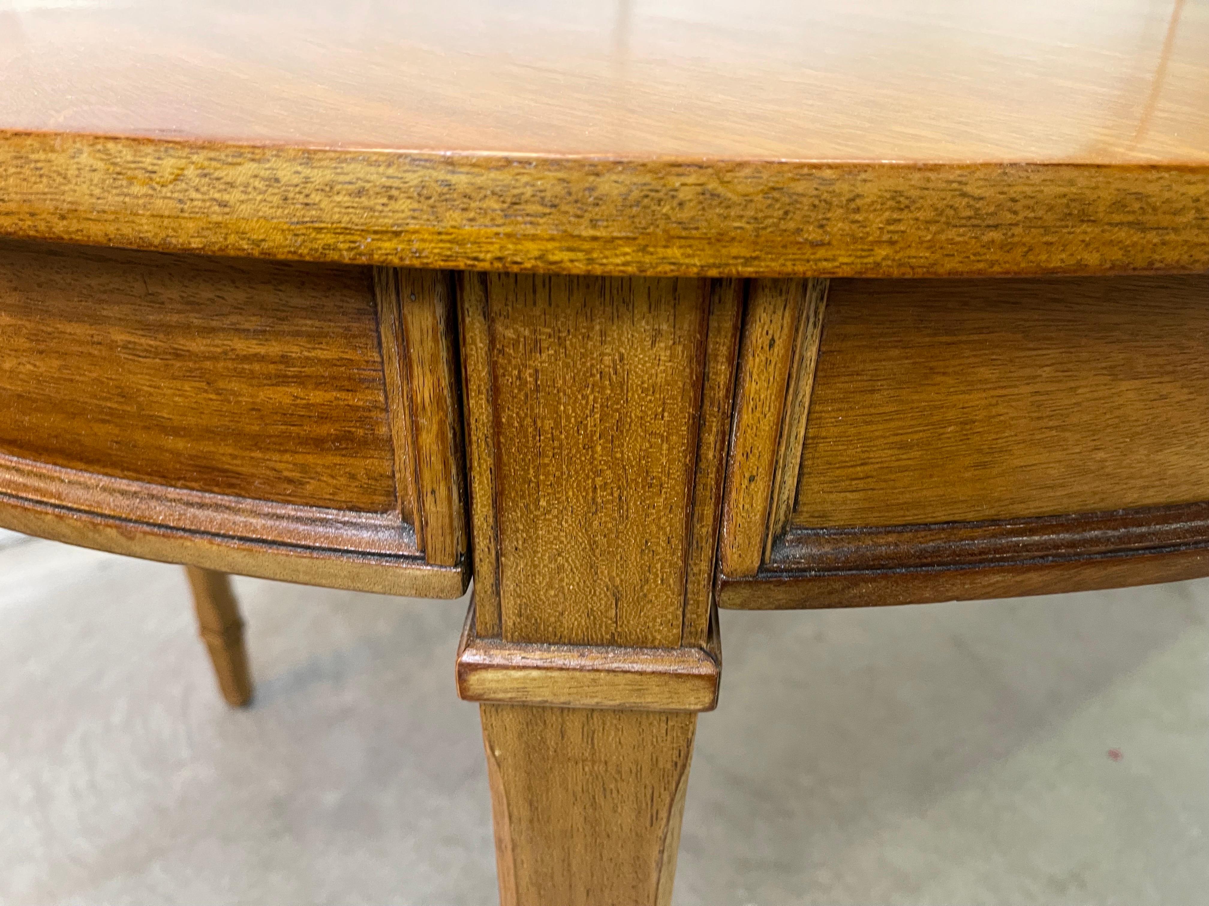1960s Drexel Oval Mahogany Dining Room Table For Sale 7