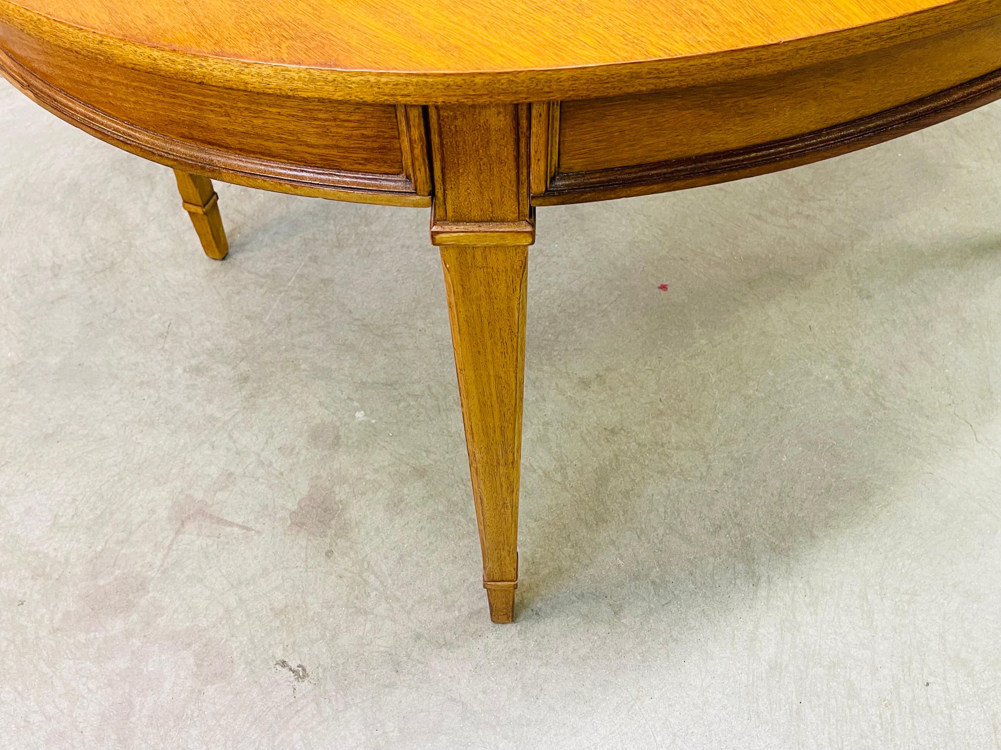 Mid-Century Modern 1960s Drexel Oval Mahogany Dining Room Table For Sale