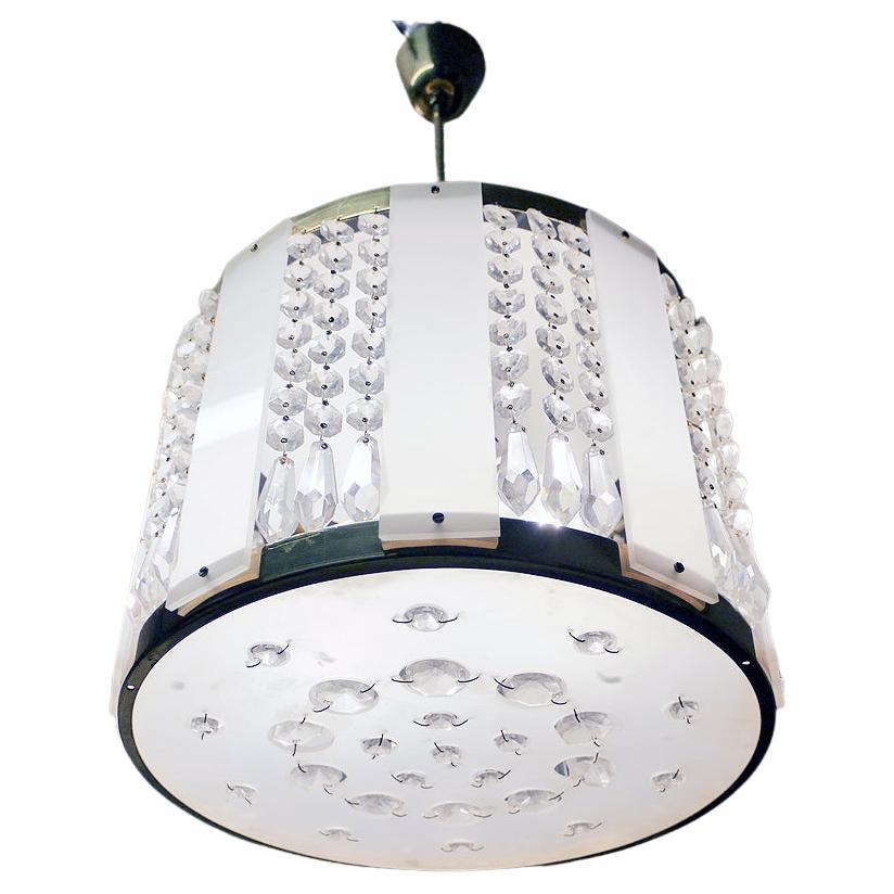 Lustre à tambour des années 1960, en cristal, laiton et lucite blanche à la manière de Stilnovo en vente