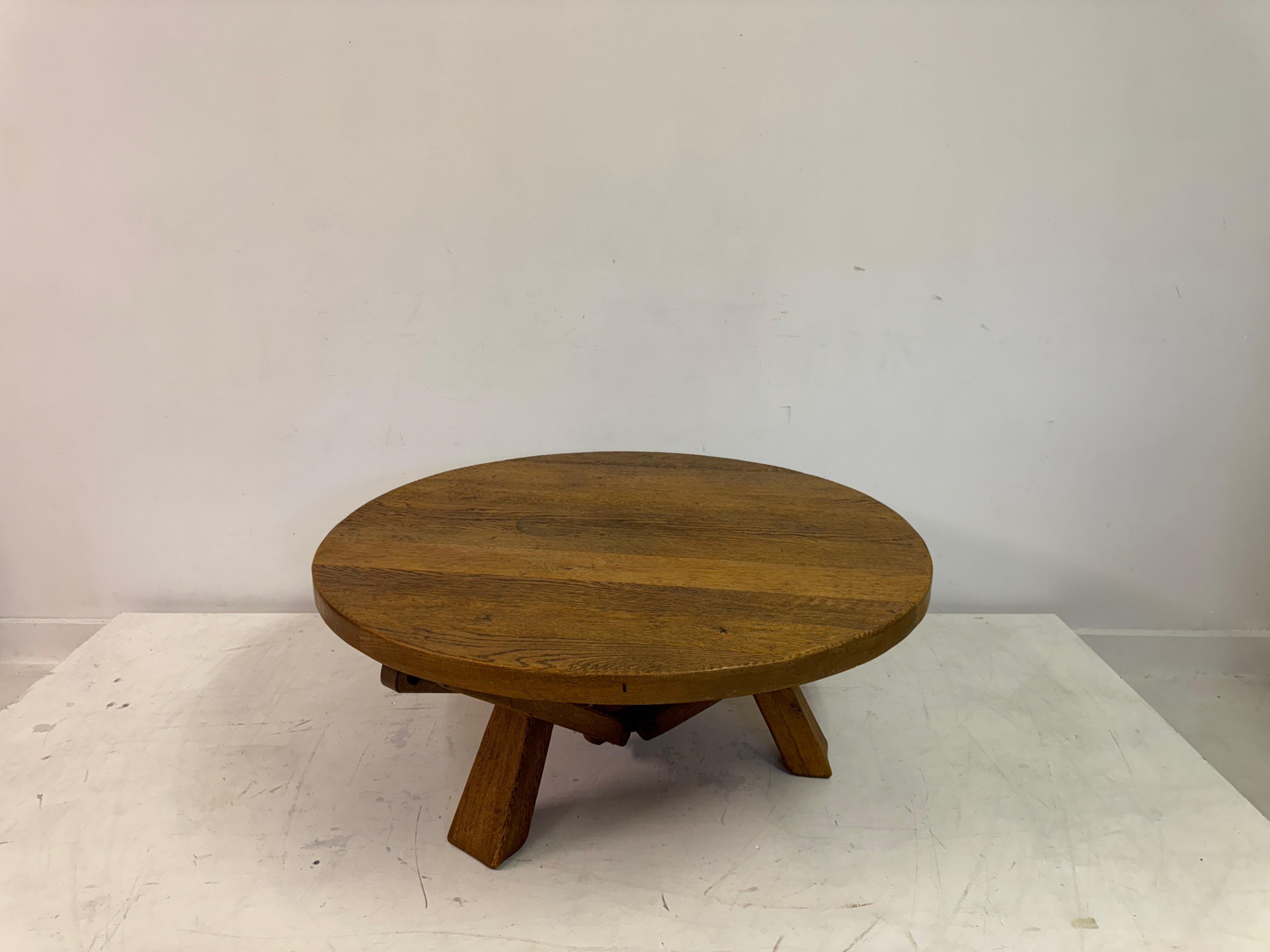 Tavolino da caffè circolare brutalista olandese del 1960 in Oak in vendita 5