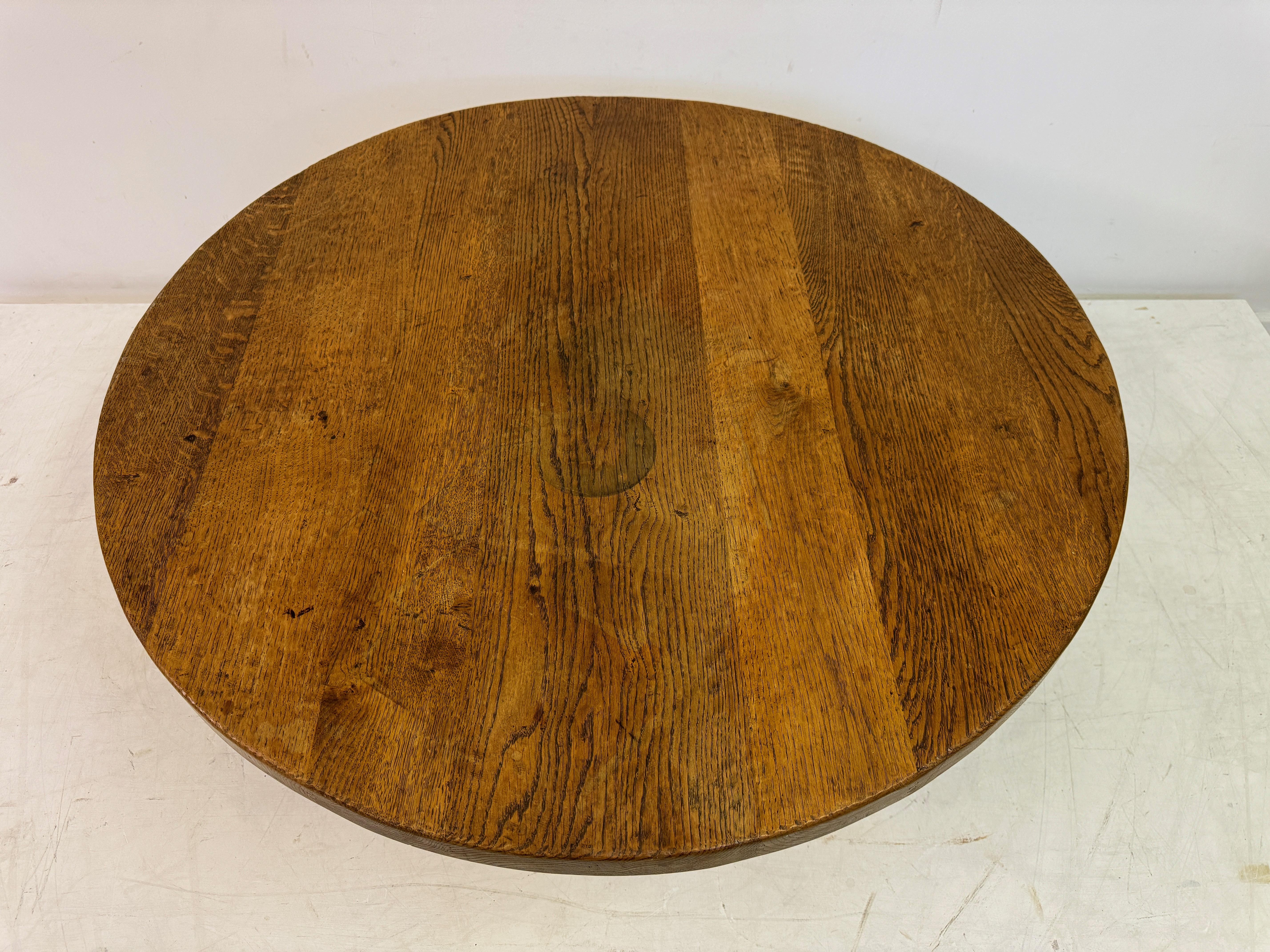 Tavolino da caffè circolare brutalista olandese del 1960 in Oak in vendita 7