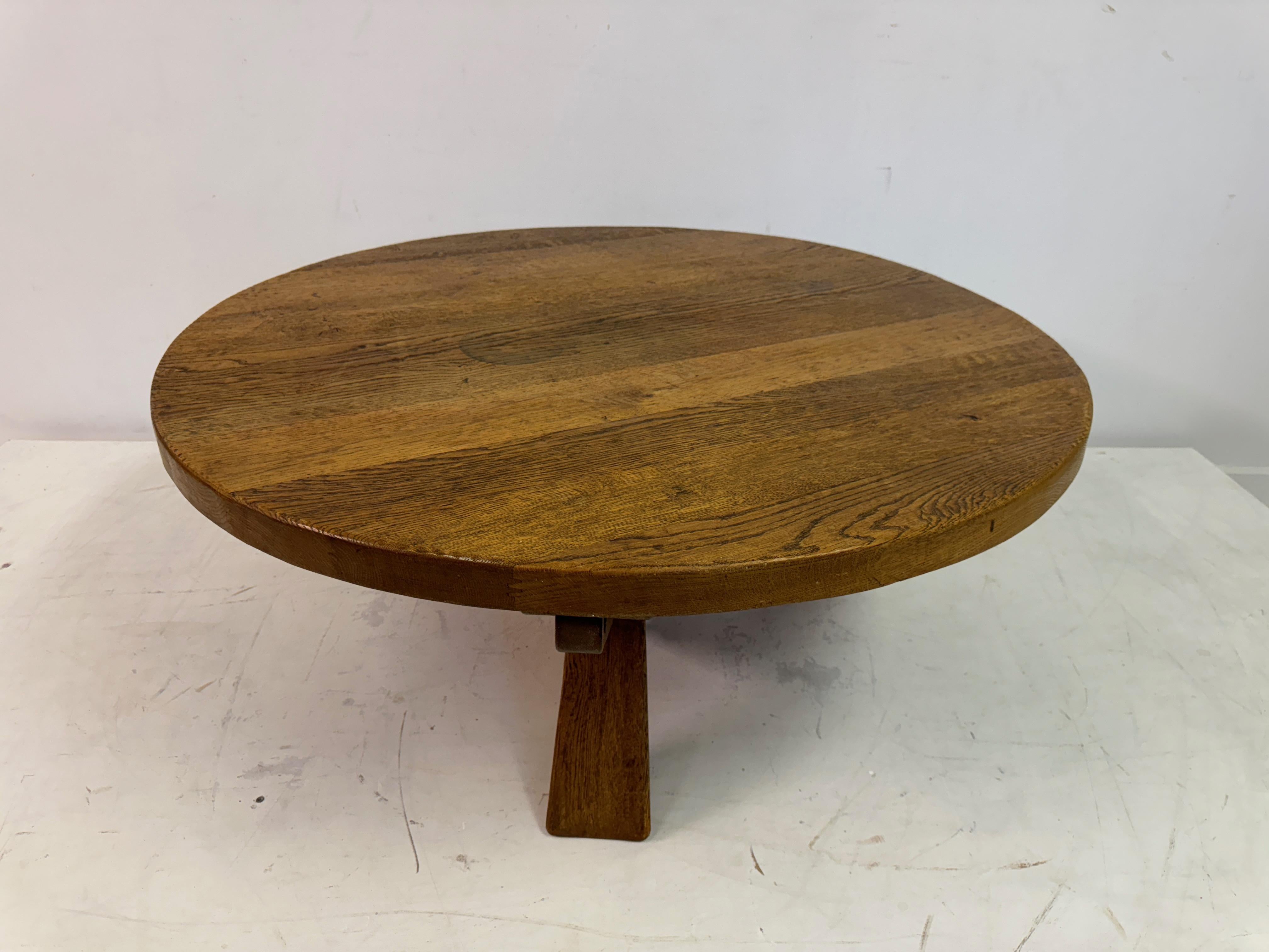 Tavolino da caffè circolare brutalista olandese del 1960 in Oak in vendita 2