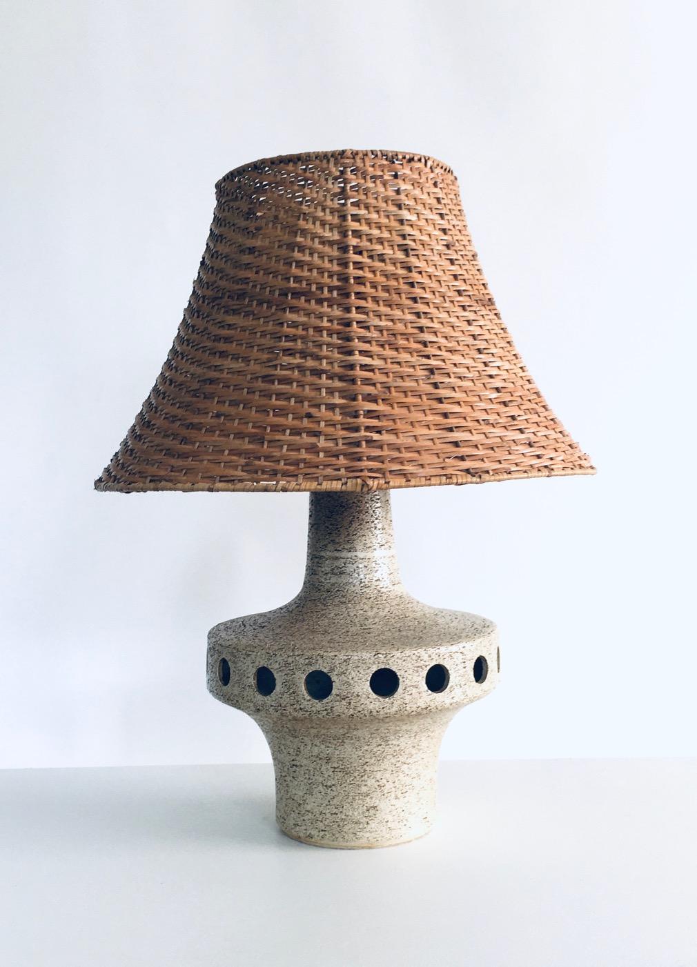 1960's Dutch Design Studio Art Pottery Tischlampe (Niederländisch) im Angebot