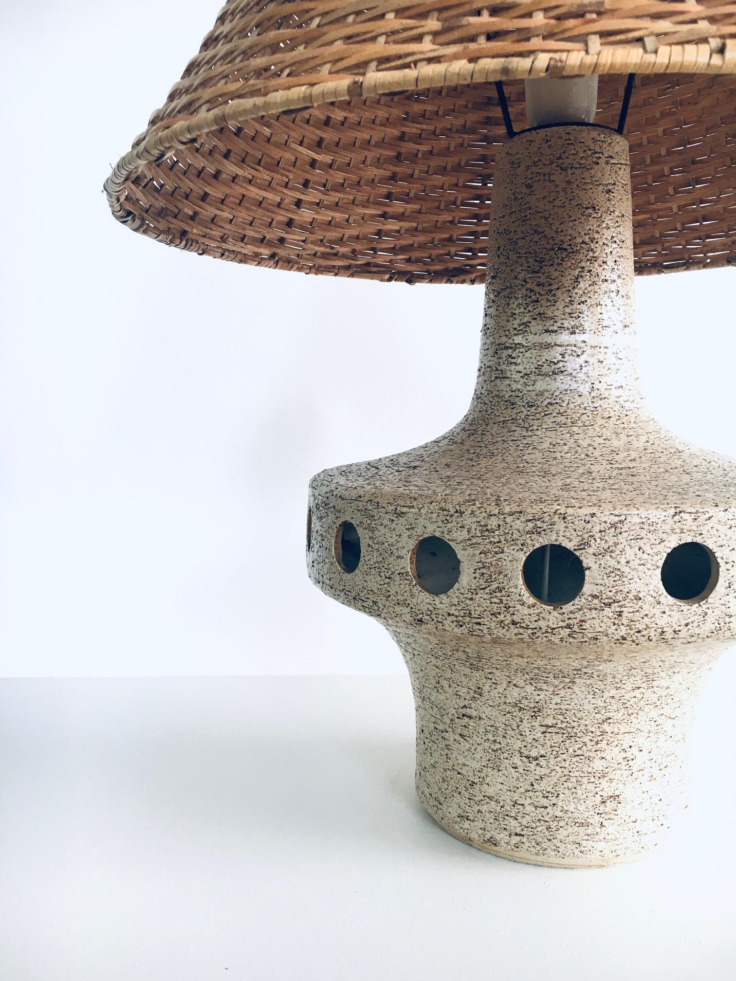 1960's Dutch Design Studio Art Pottery Tischlampe (Keramik) im Angebot