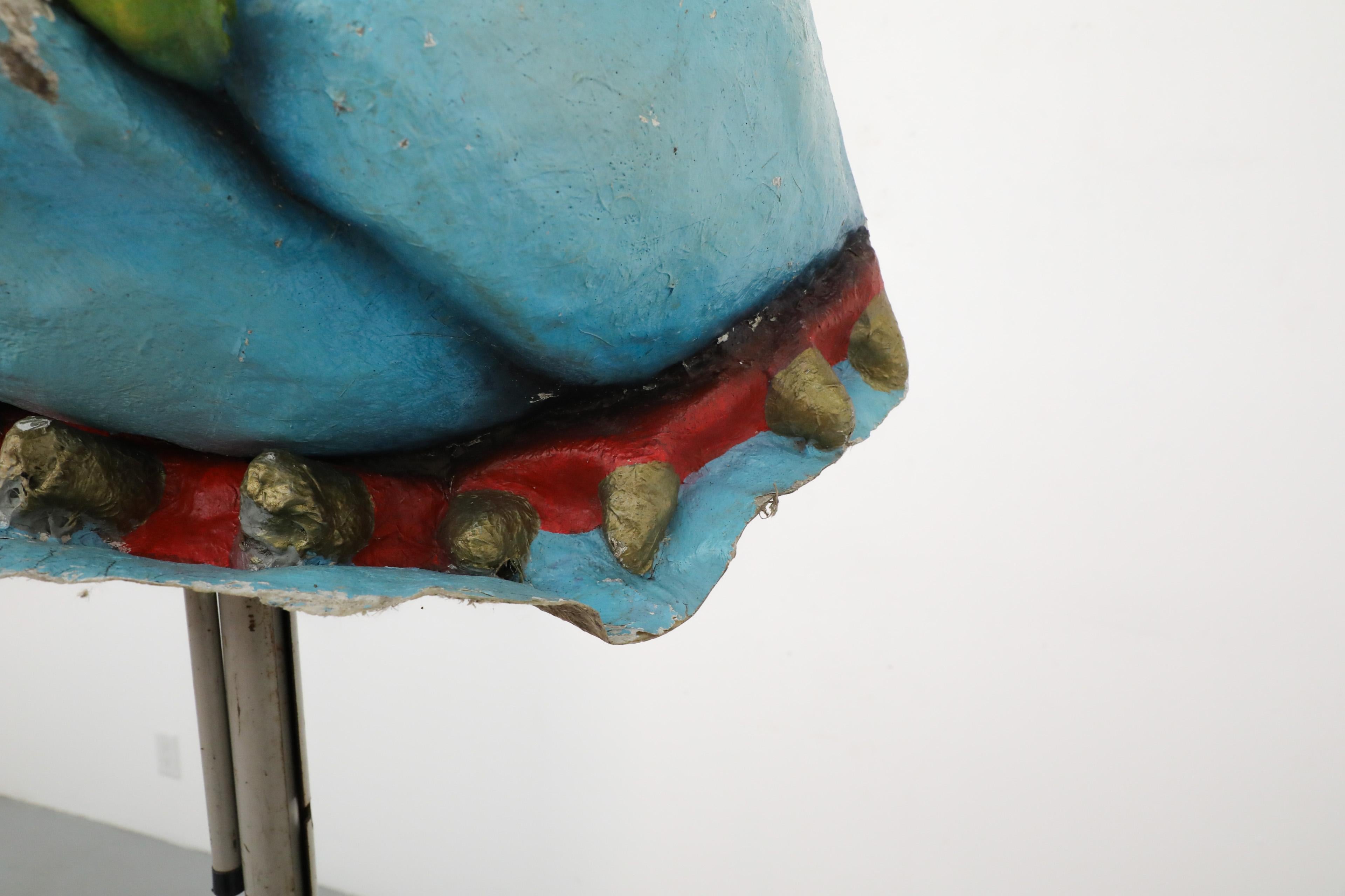 1960 Dutch Papier Mache Blue Bulldog Carnival Parade Head In condizioni buone in vendita a Los Angeles, CA