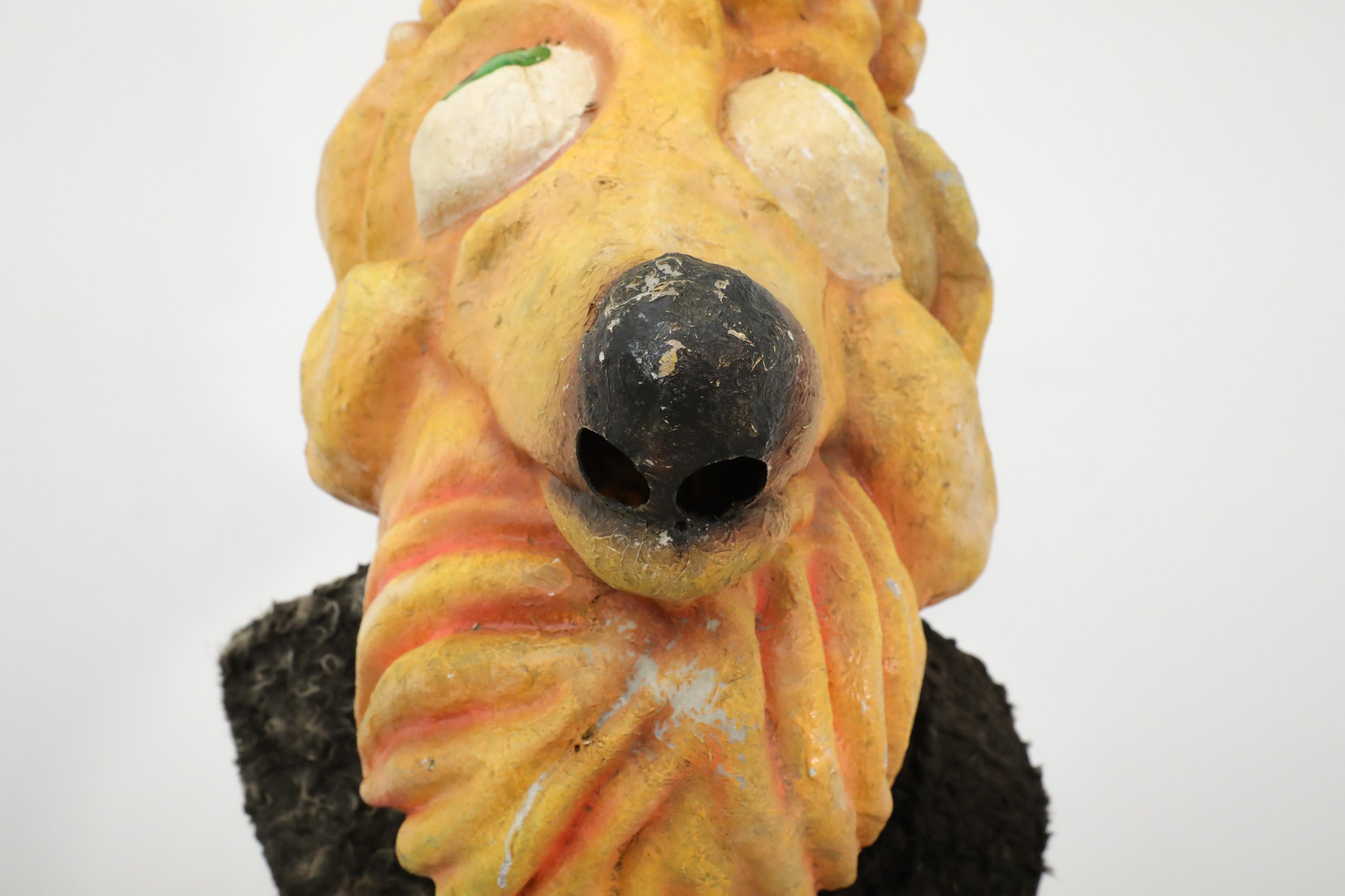 Testa di barboncino olandese di cartapesta del 1960 con faccia da parata di Carnevale in vendita 1
