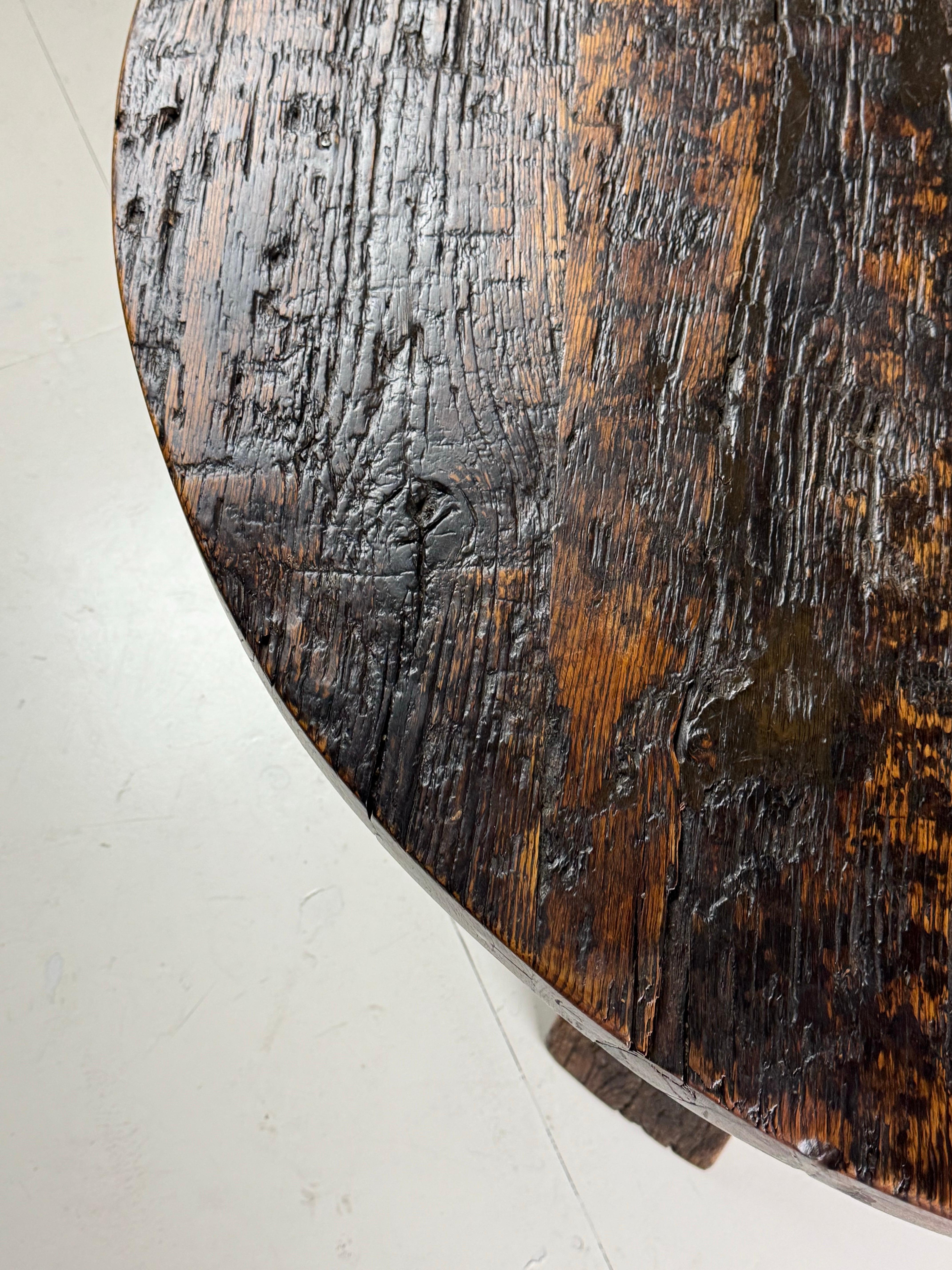 Mesa de comedor / centro rústica holandesa de los años 60 en venta 5