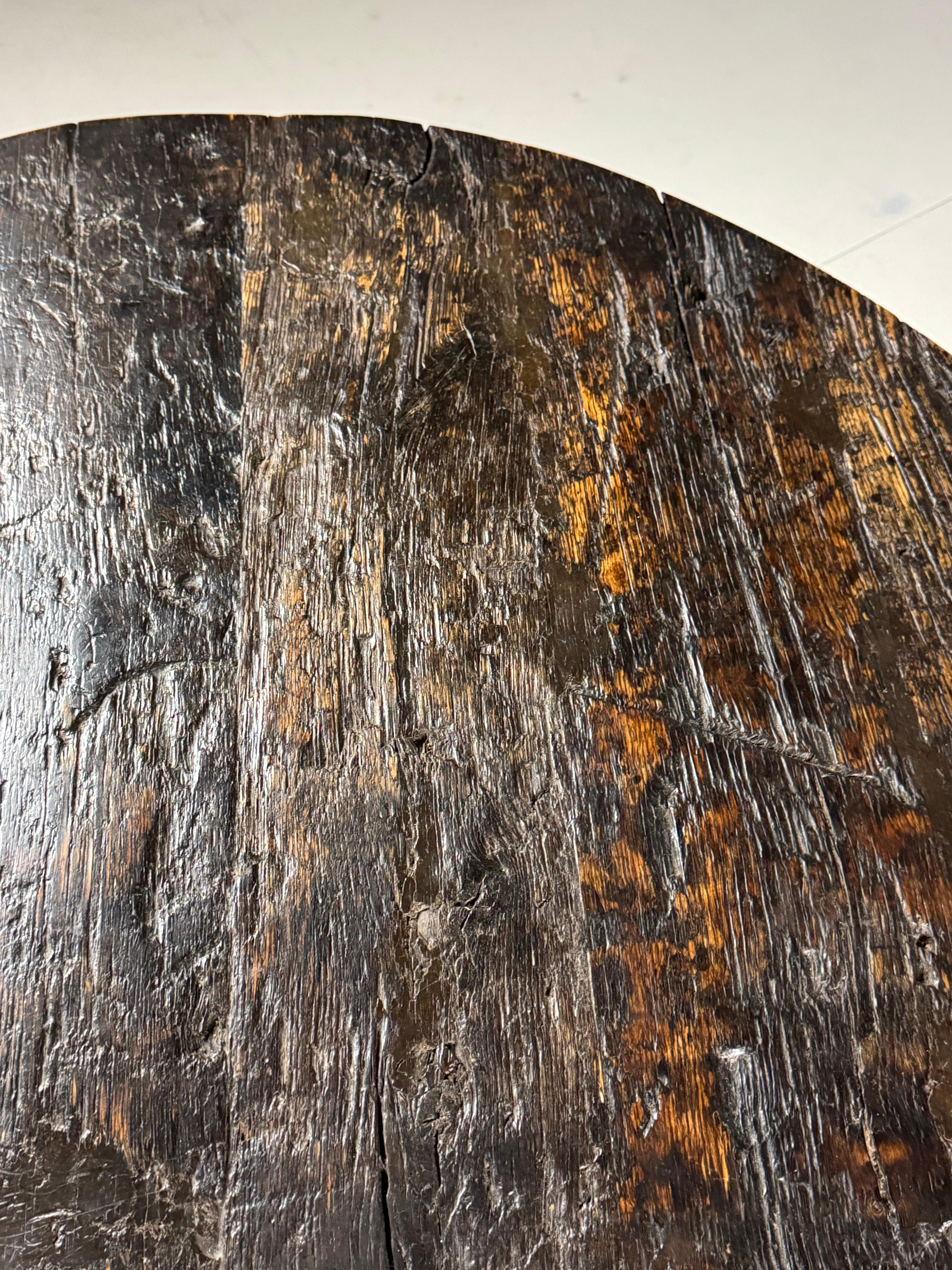 Mesa de comedor / centro rústica holandesa de los años 60 mediados del siglo XX en venta