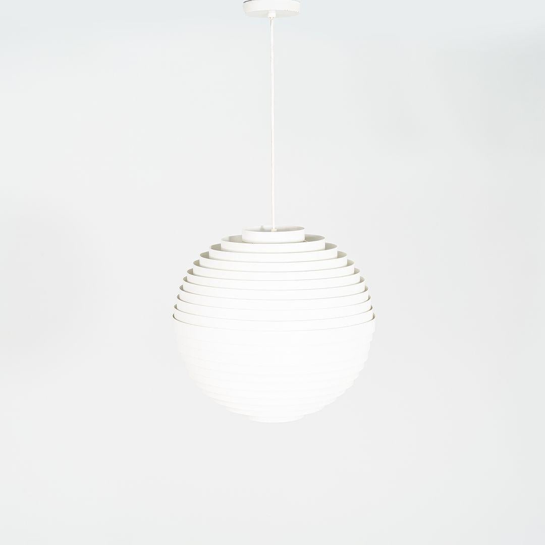 Austriaco Lampada a sospensione a sfera dinamica degli anni '60 Wilhelm Vest per VEST Leuchten in Austria in vendita